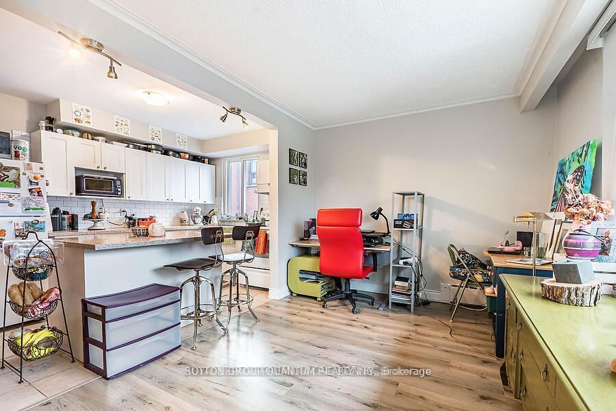 314 Lakeshore Road E Upper Apt #2 Property Photo 6