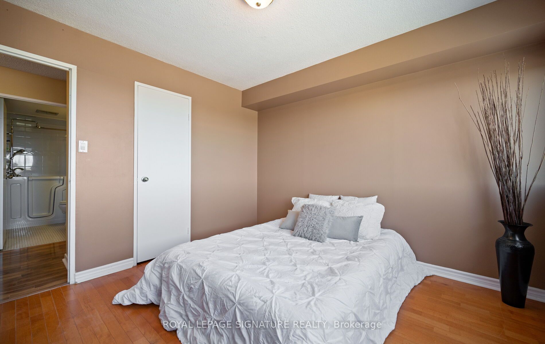1580 Mississauga Valley Boulevard 1406 Property Photo 38