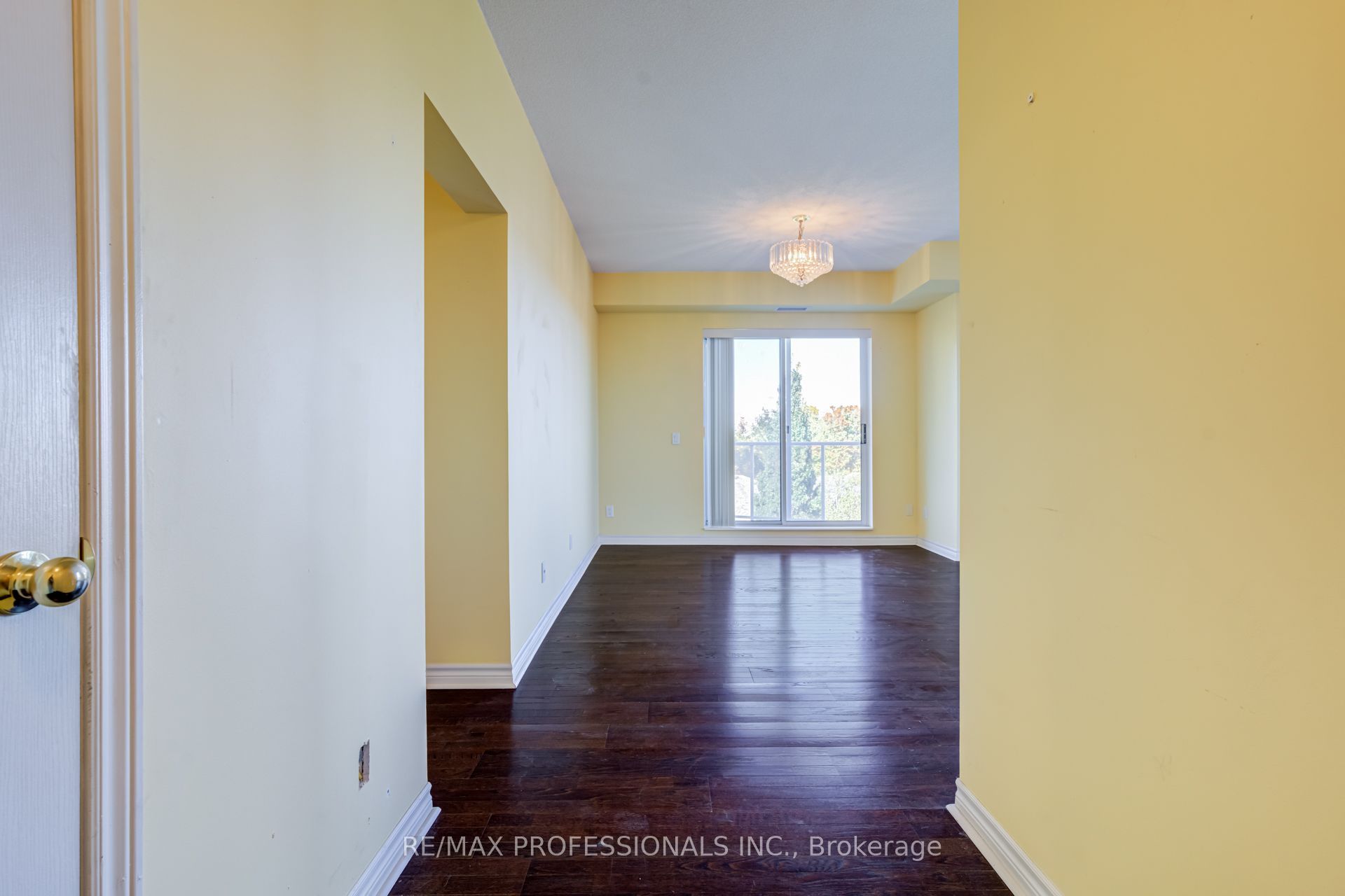 483 Faith Drive 402 Property Photo 12