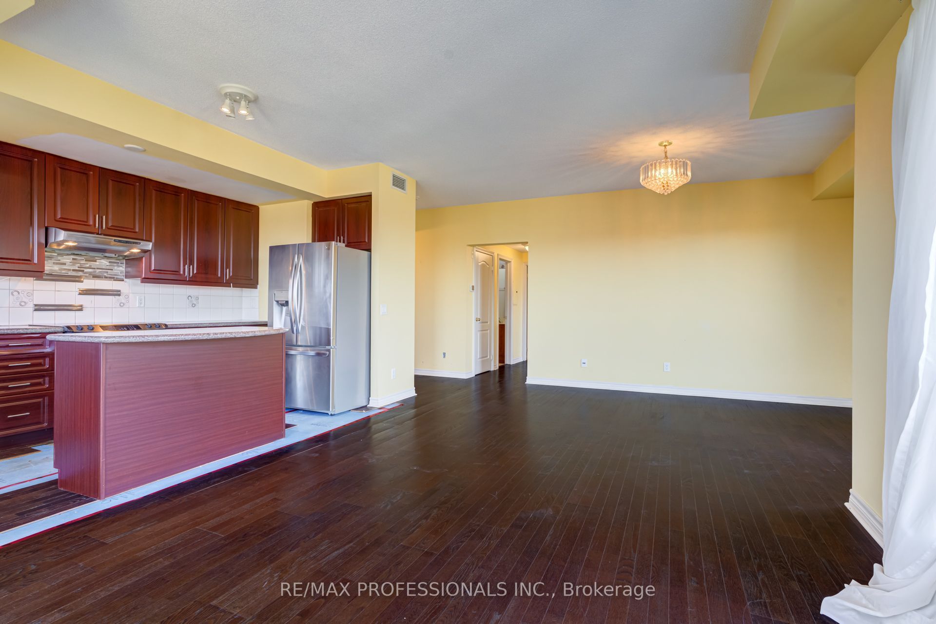 483 Faith Drive 402 Property Photo 18