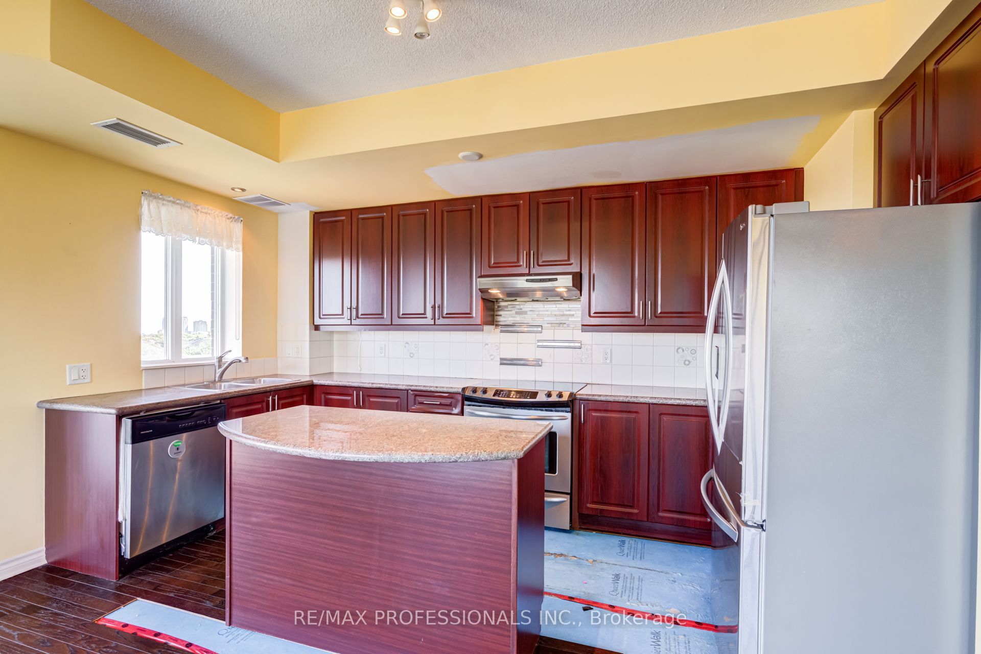 483 Faith Drive 402 Property Photo 19