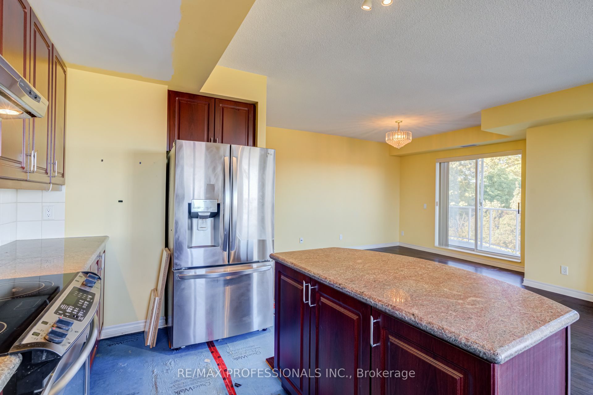 483 Faith Drive 402 Property Photo 24