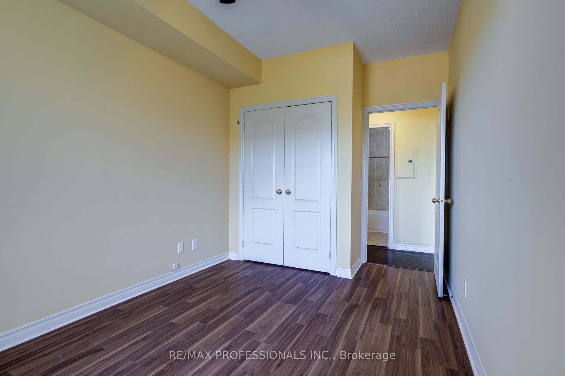 483 Faith Drive 402 Property Photo 32
