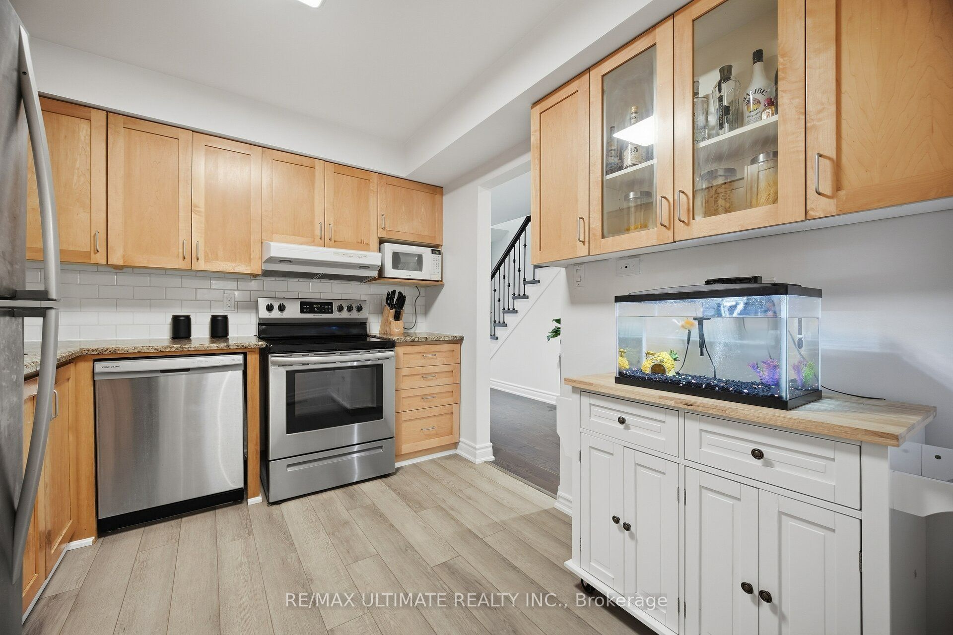 2120 Rathburn Road E 63 Property Photo 6
