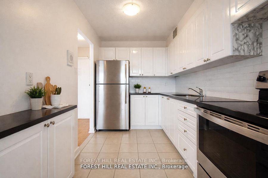 40 Fountainhead Road 2308 Property Photo 4