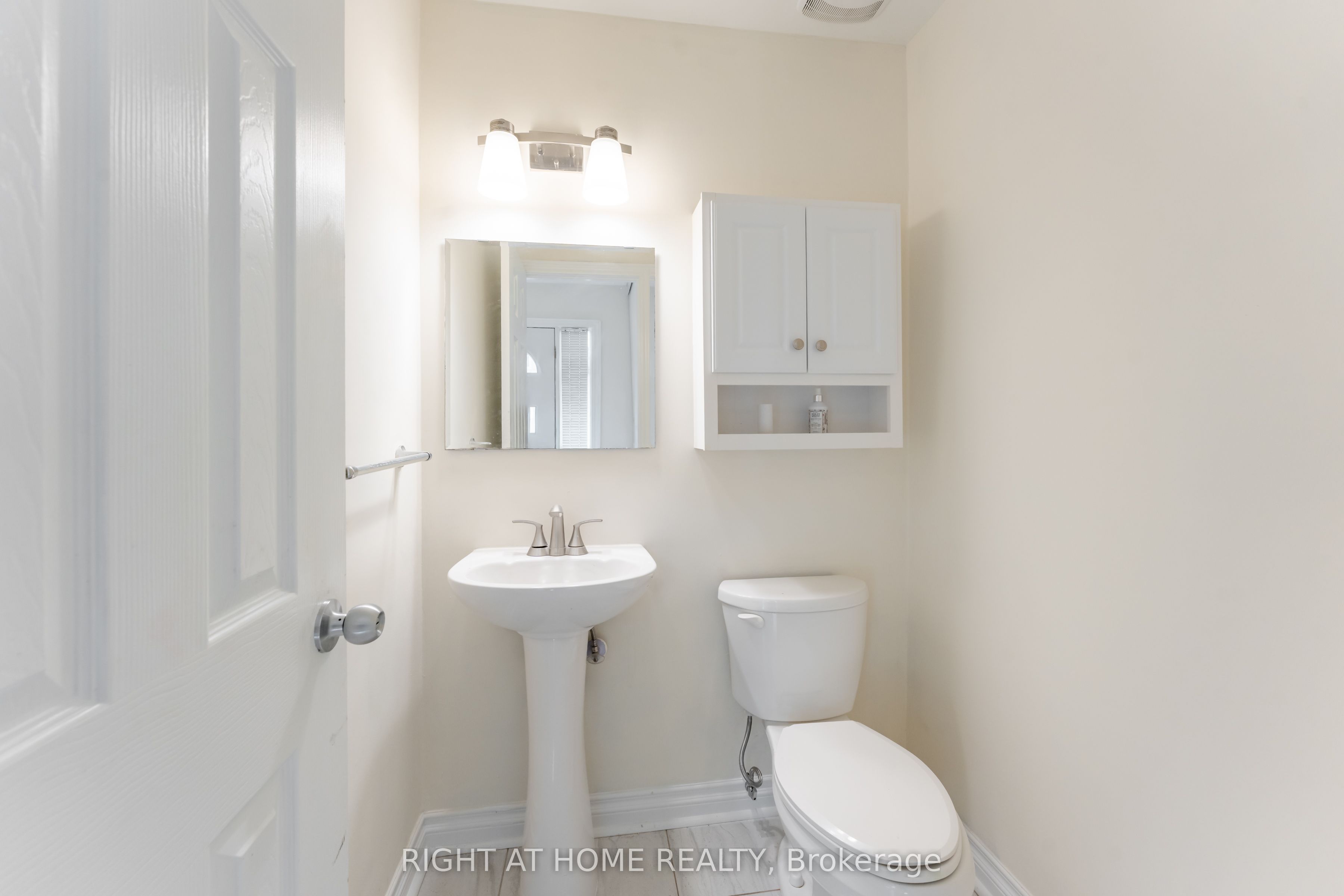 2825 Gananoque Drive 40 Property Photo 21