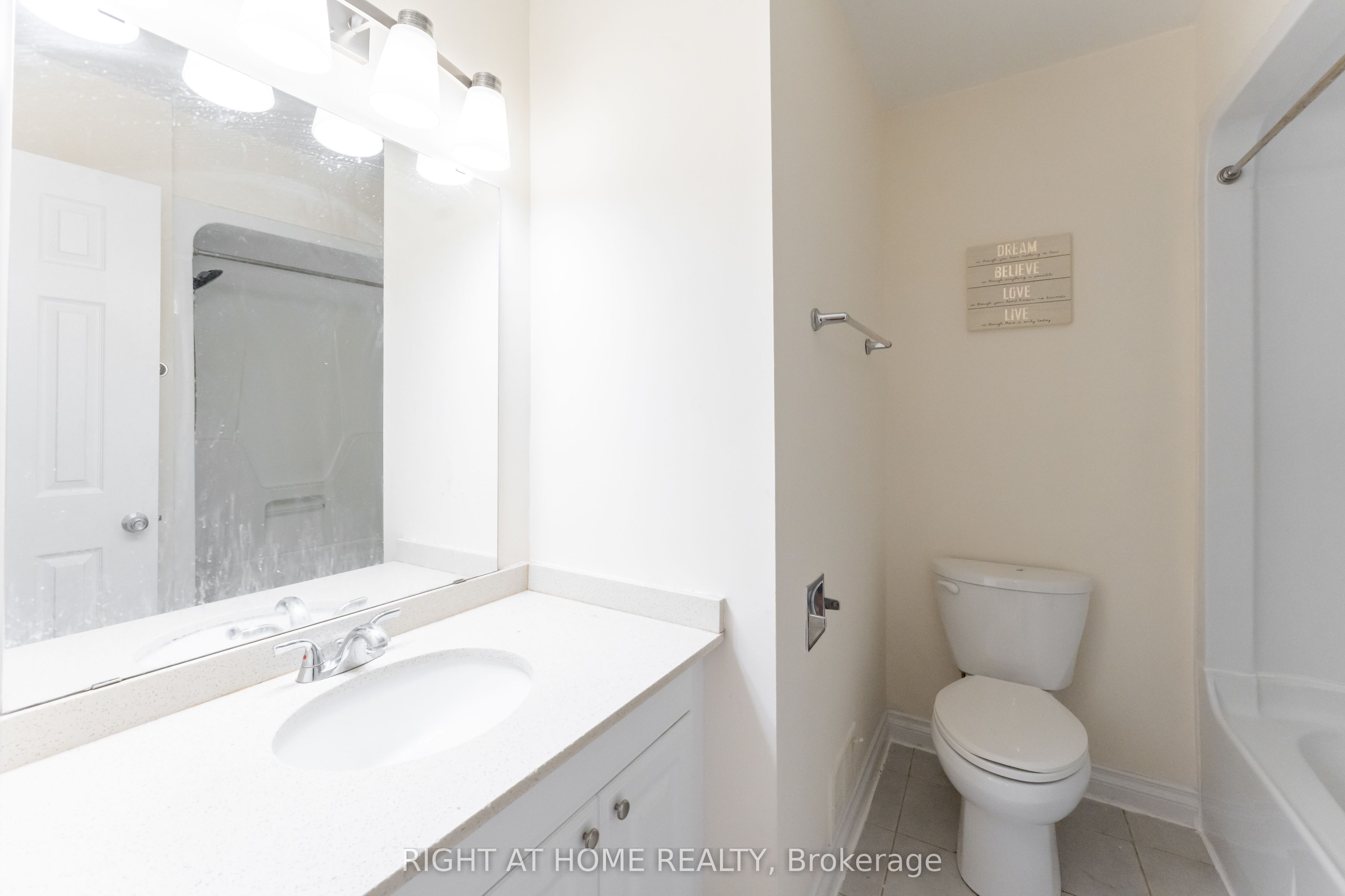 2825 Gananoque Drive 40 Property Photo 24