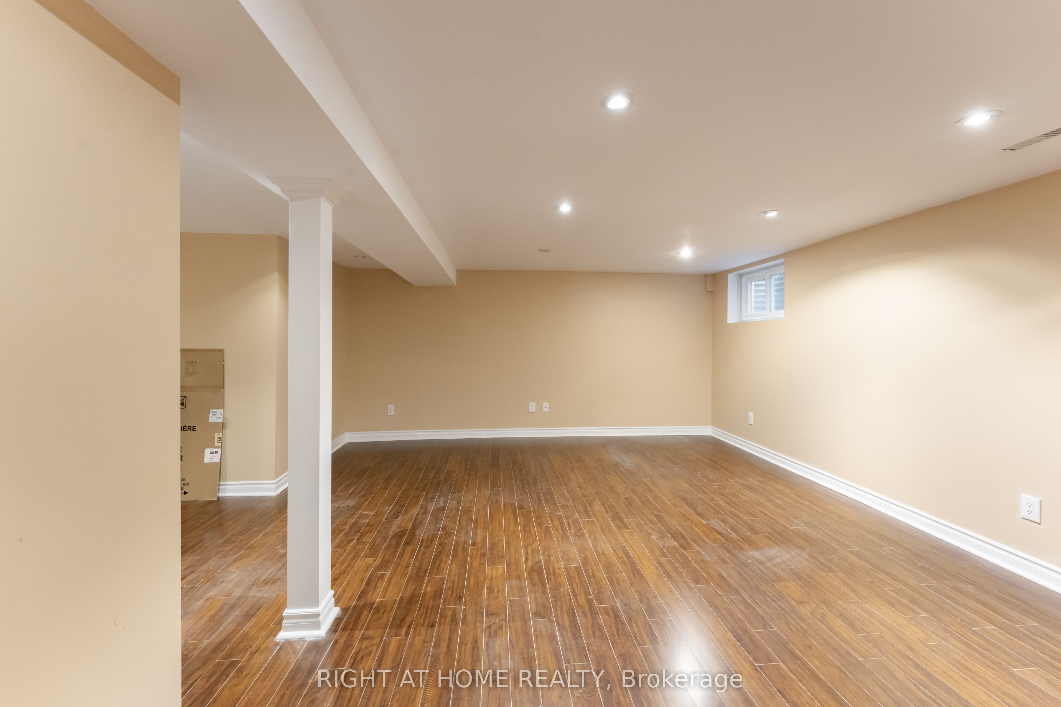 2825 Gananoque Drive 40 Property Photo 34
