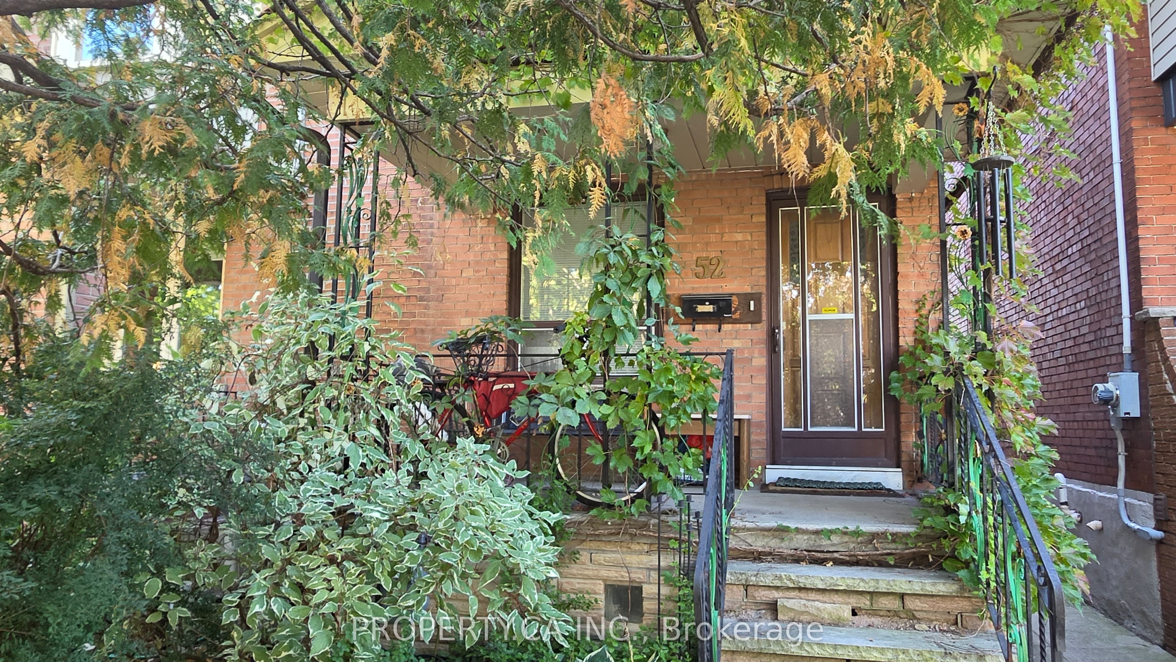 52 Earlscourt Avenue Property Photo 1