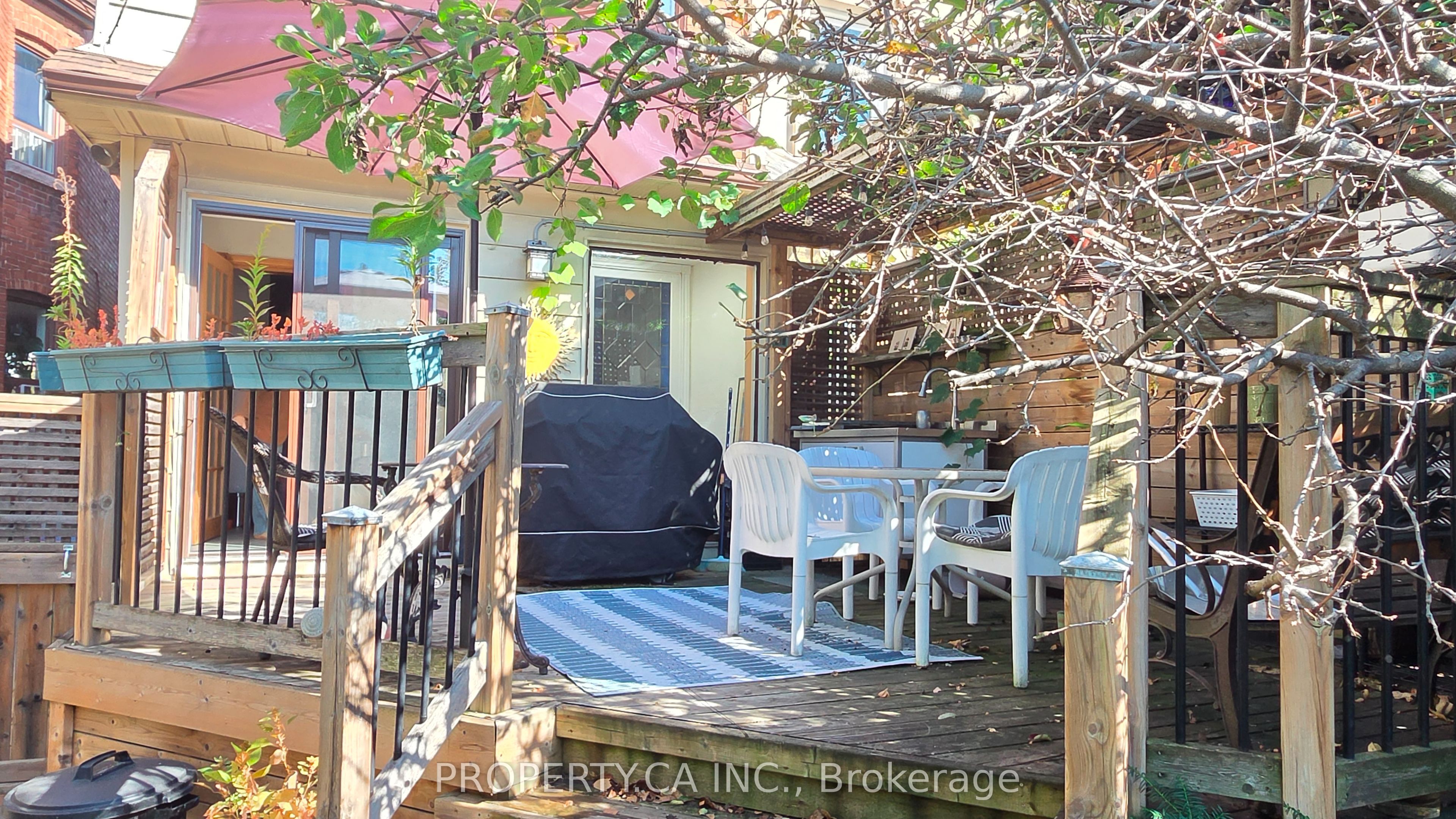 52 Earlscourt Avenue Property Photo 3