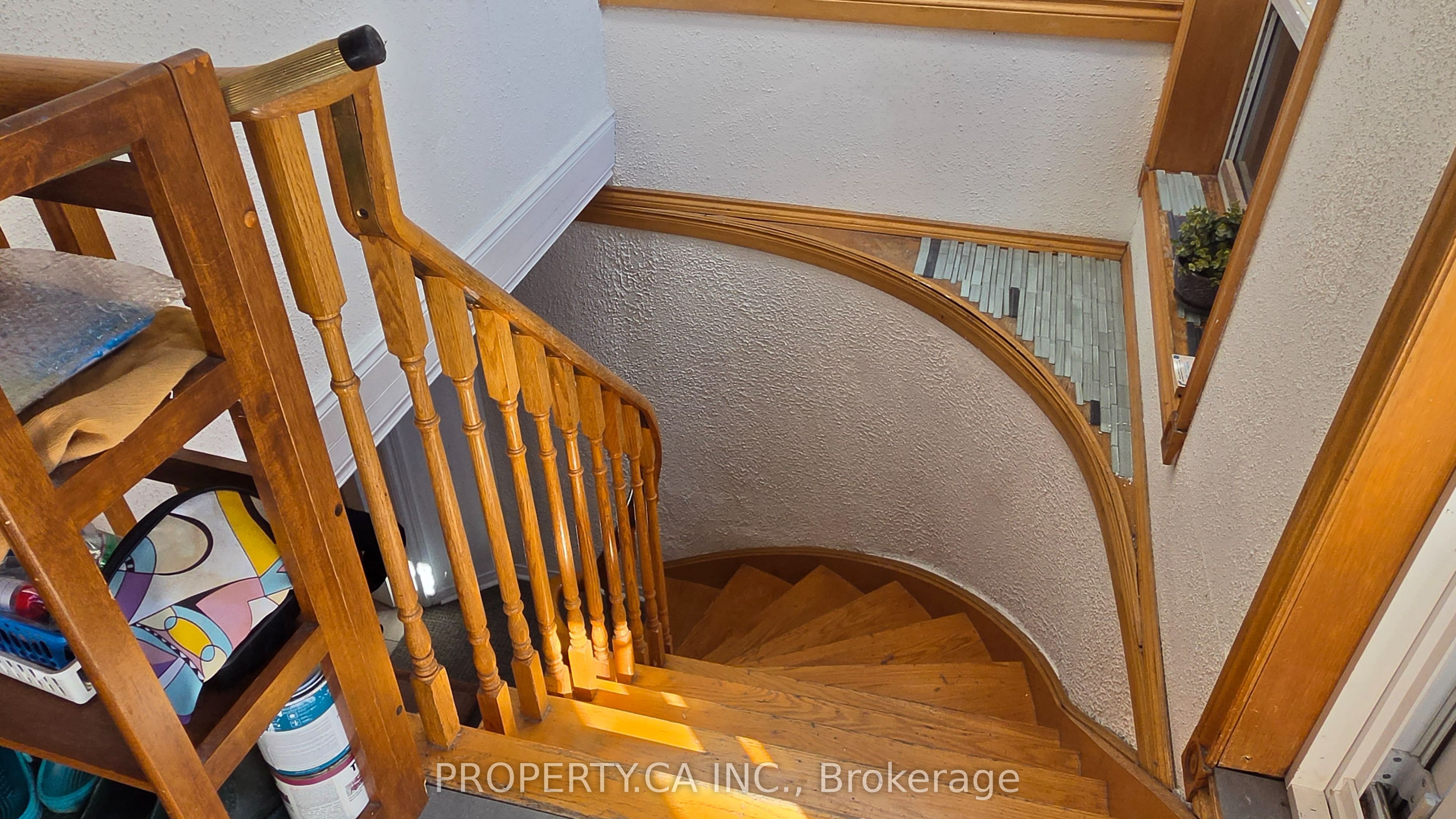 52 Earlscourt Avenue Property Photo 5
