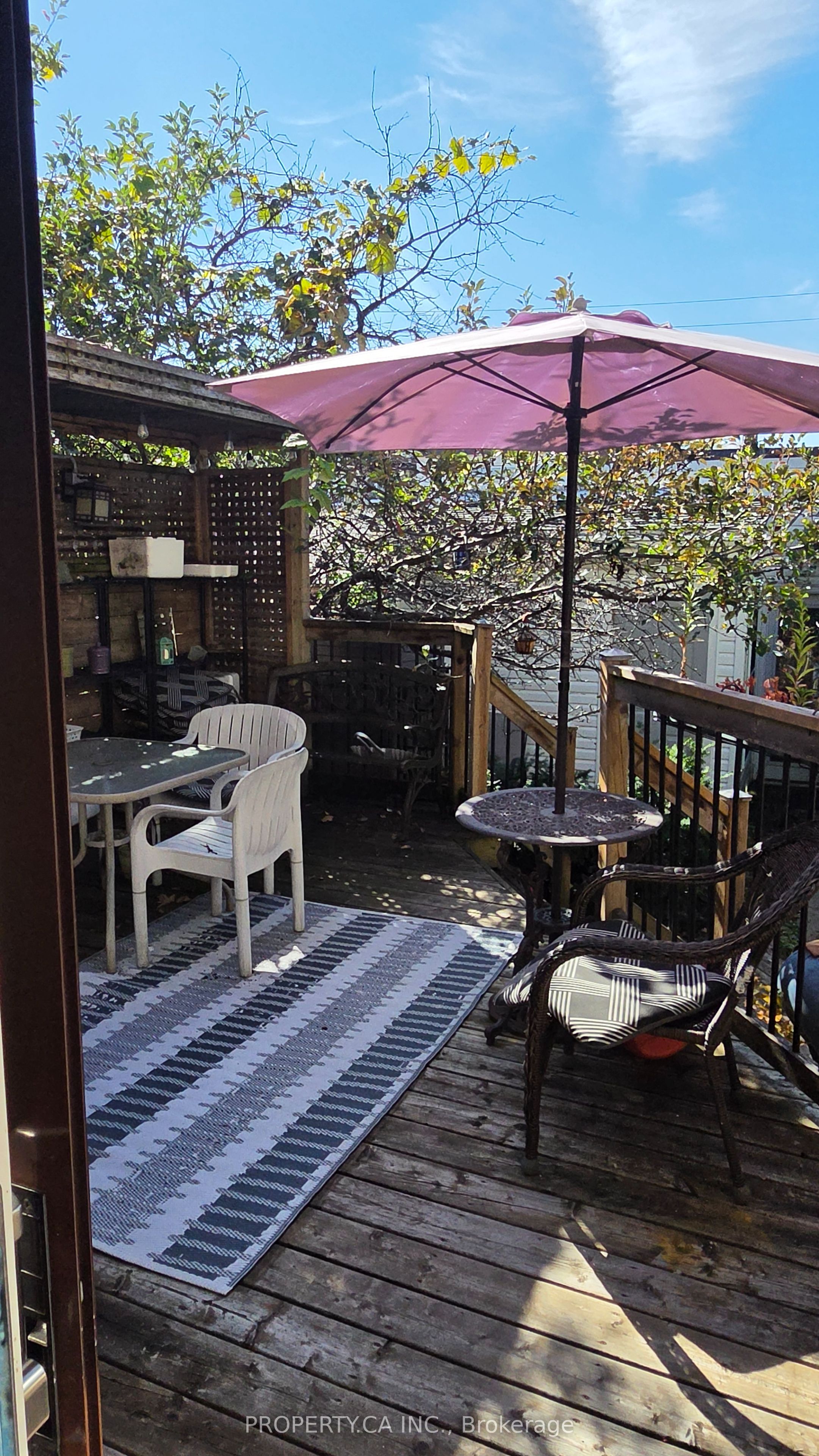 52 Earlscourt Avenue Property Photo 6