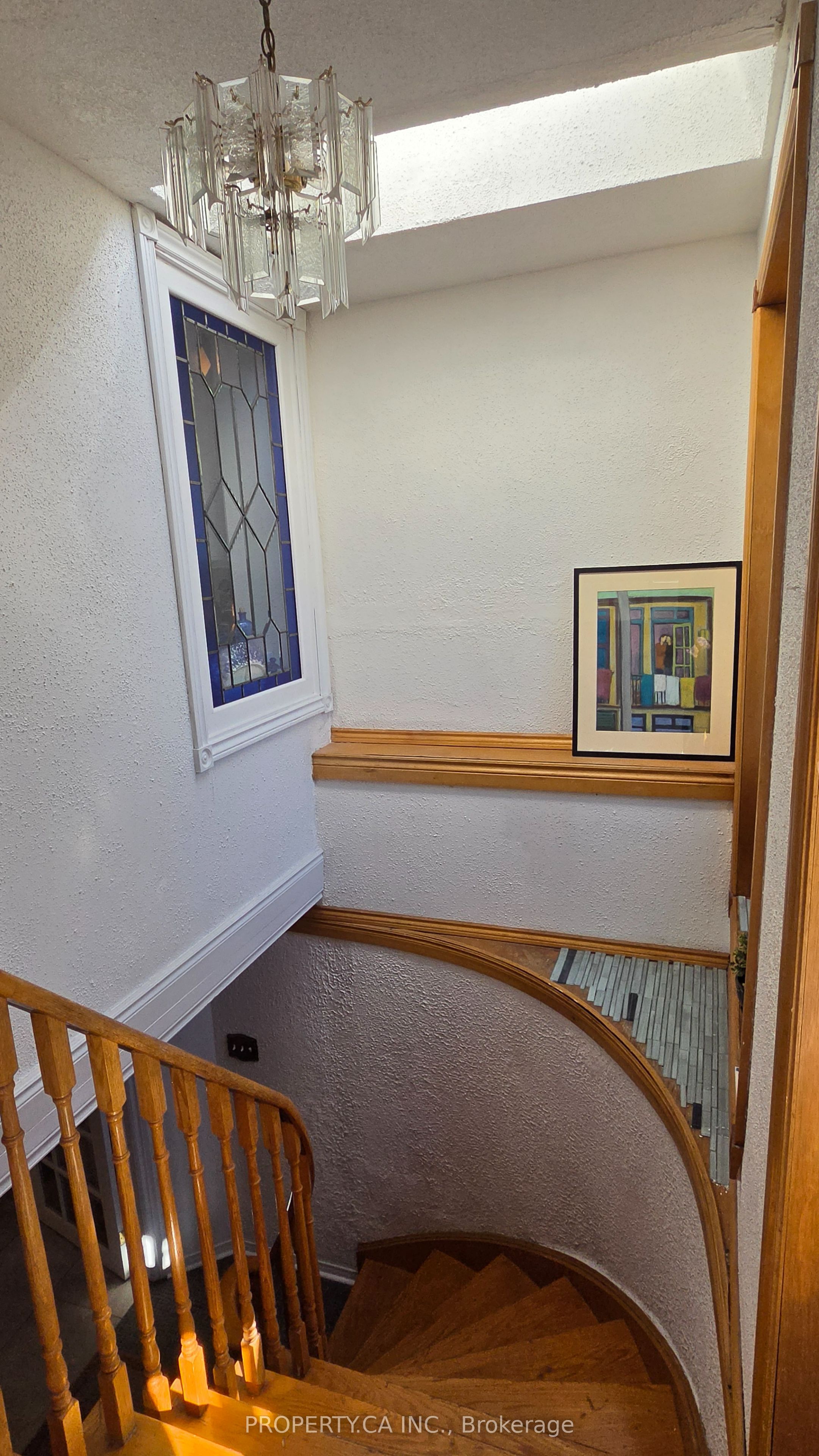 52 Earlscourt Avenue Property Photo 8
