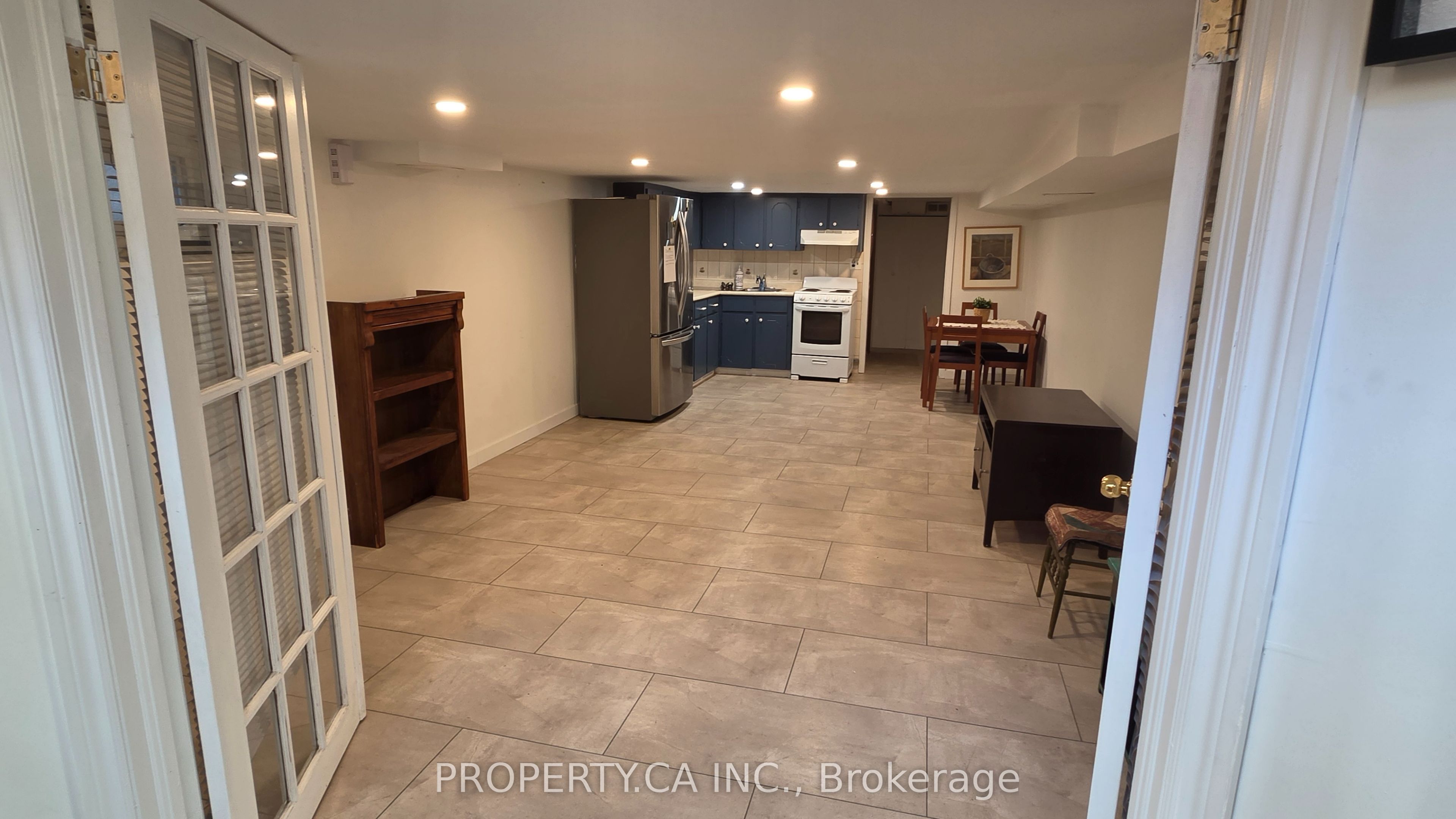 52 Earlscourt Avenue Property Photo 11