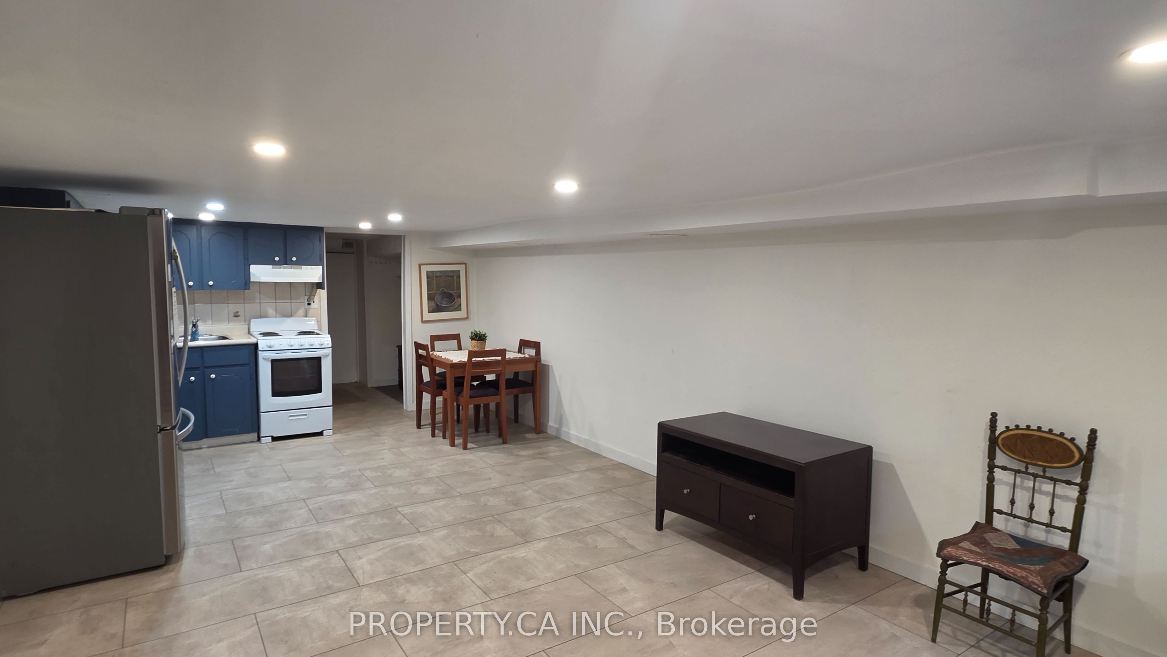 52 Earlscourt Avenue Property Photo 12
