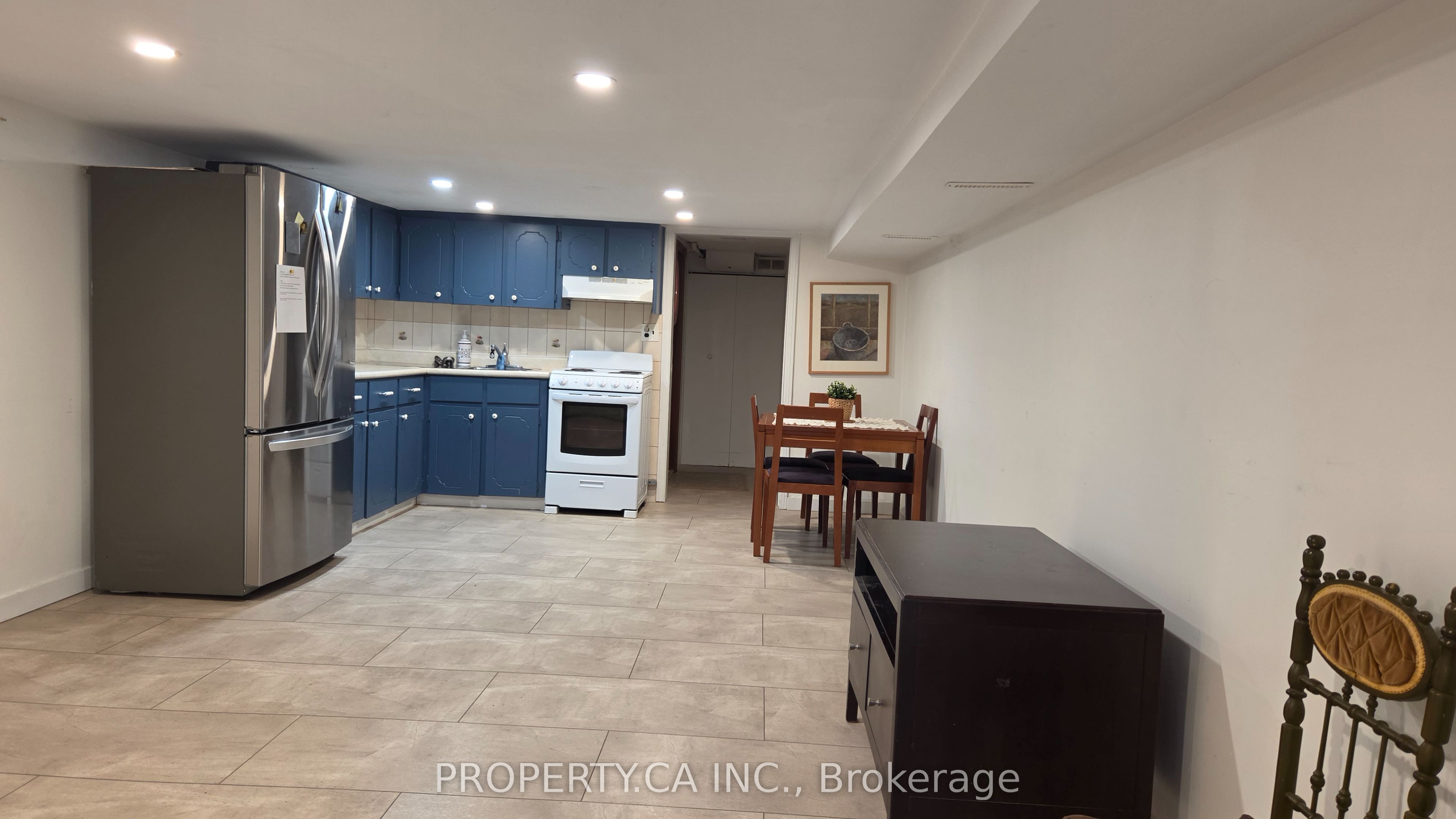 52 Earlscourt Avenue Property Photo 13