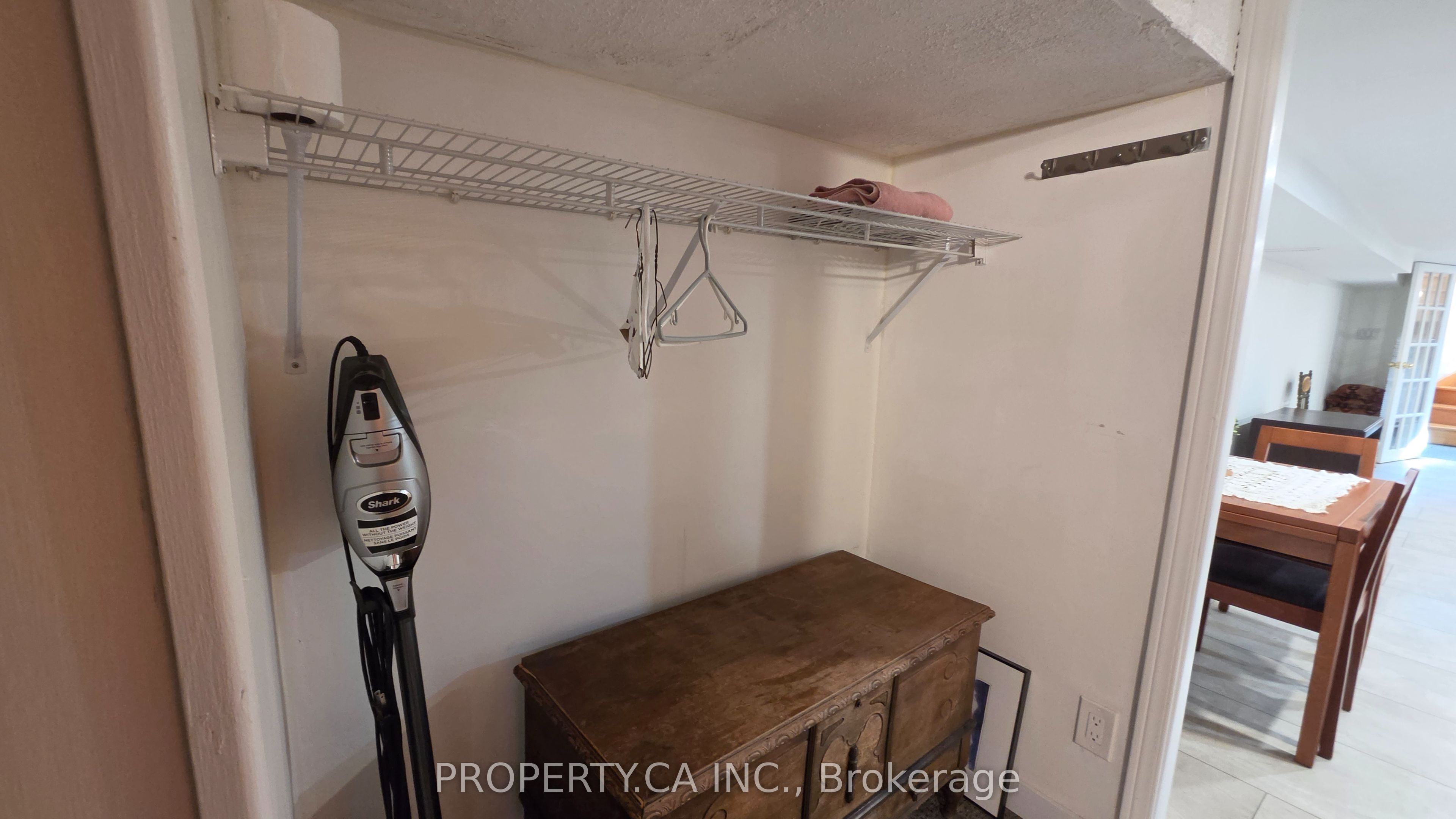 52 Earlscourt Avenue Property Photo 23