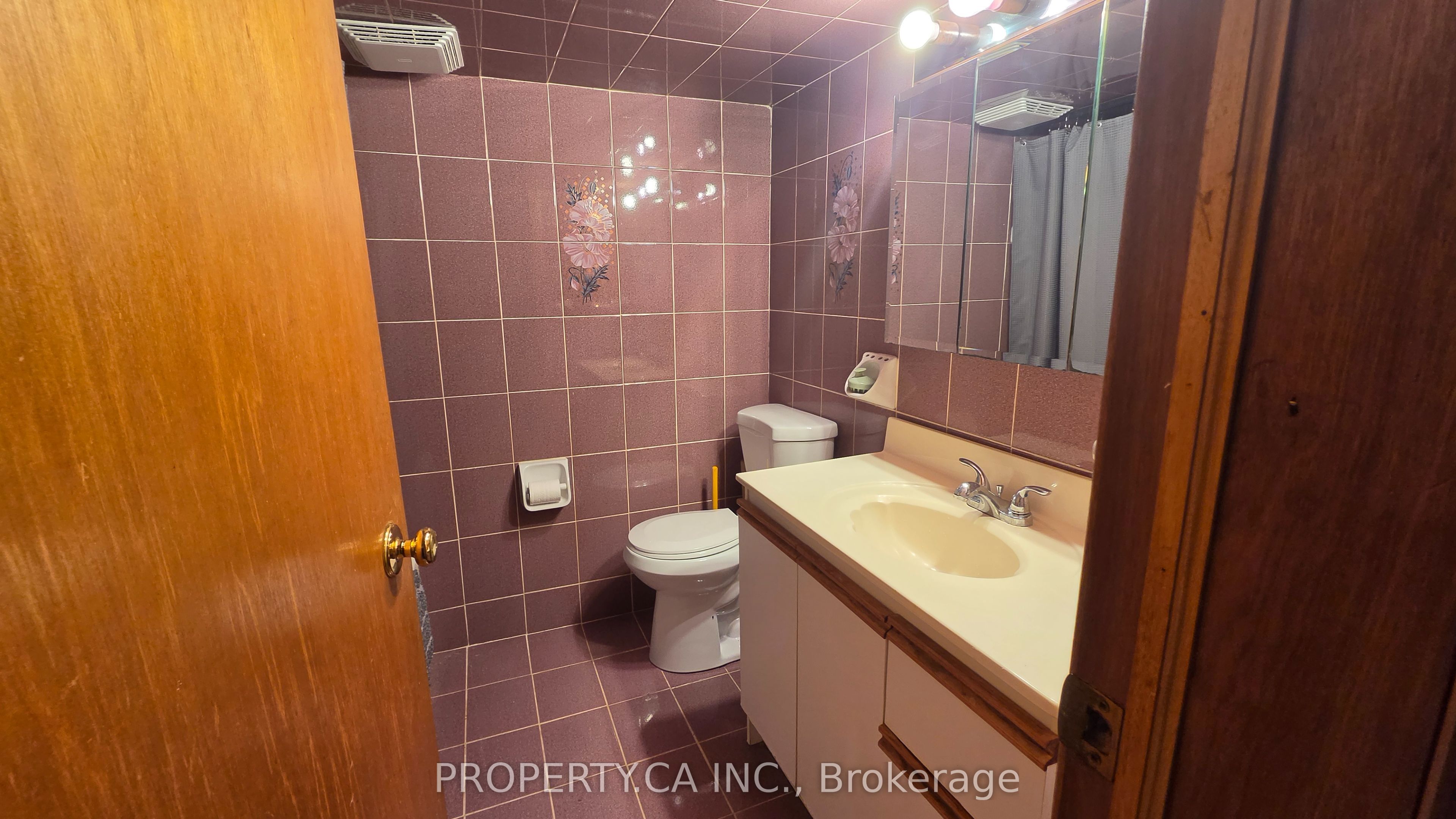 52 Earlscourt Avenue Property Photo 24