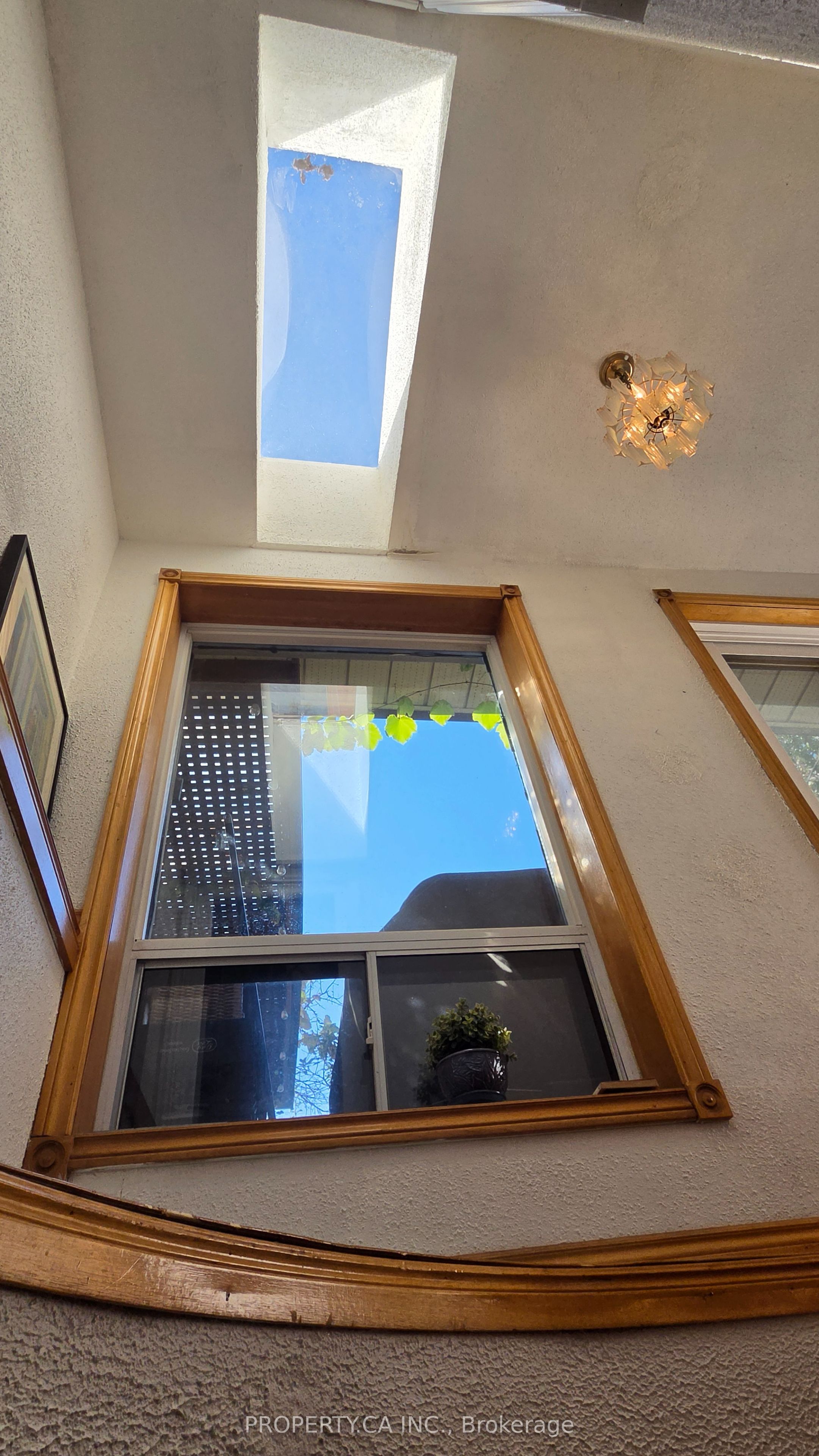 52 Earlscourt Avenue Property Photo 29