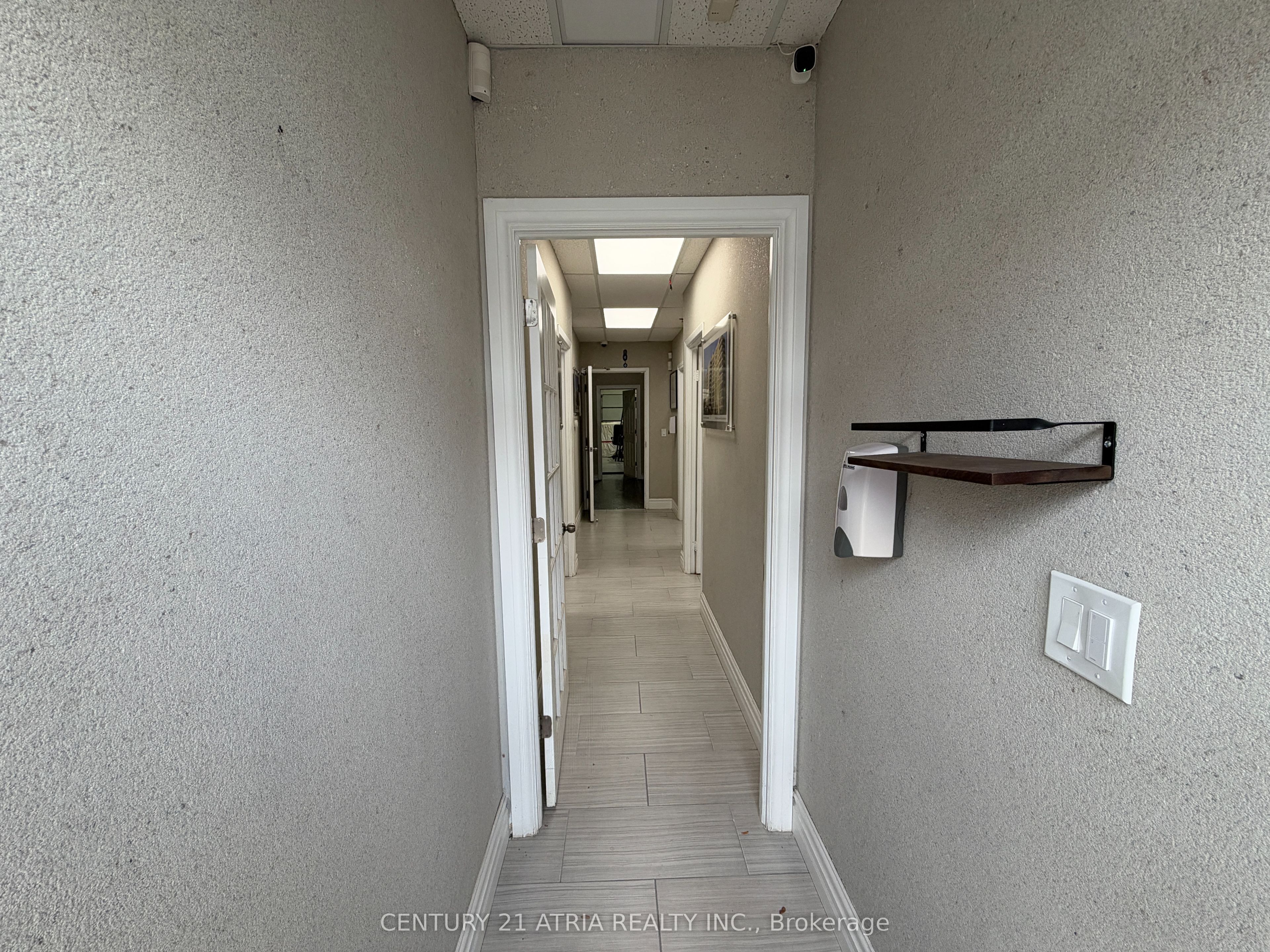 755 Queensway 14 Property Photo 7