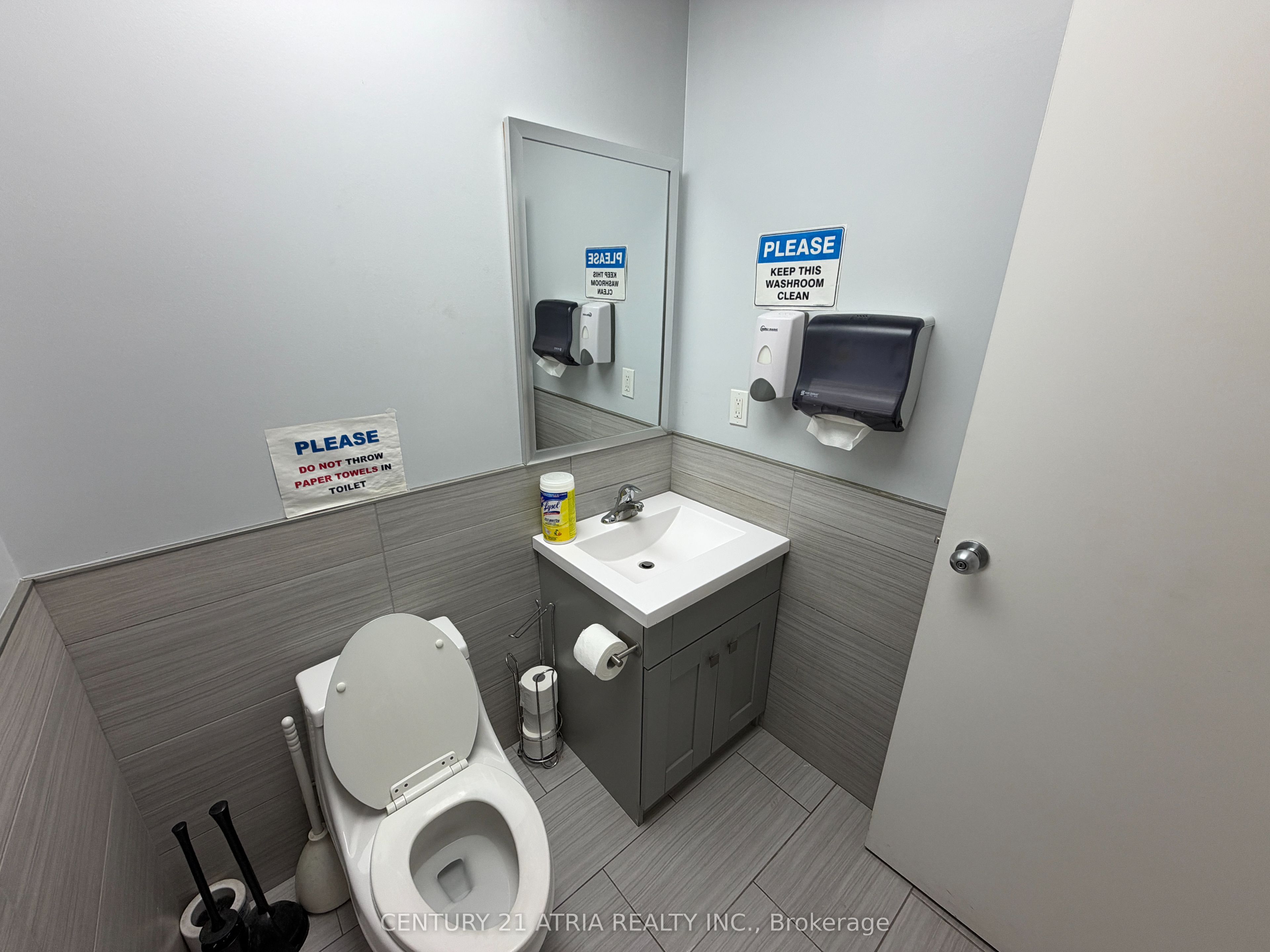 755 Queensway 14 Property Photo 15