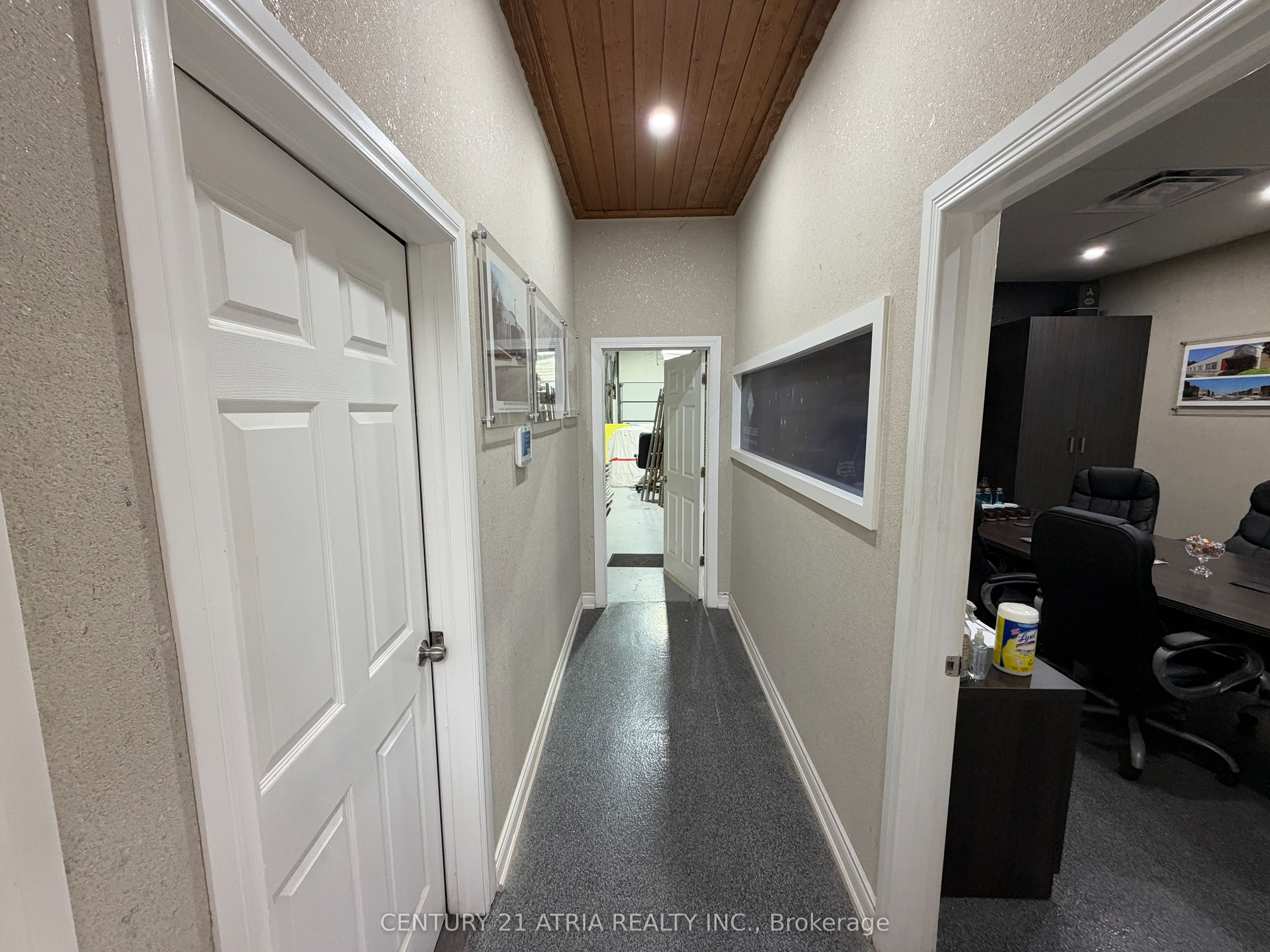 755 Queensway 14 Property Photo 16