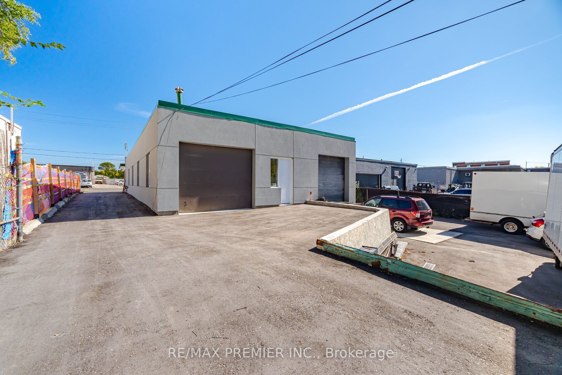 34 Rivalda Road E Property Photo 5