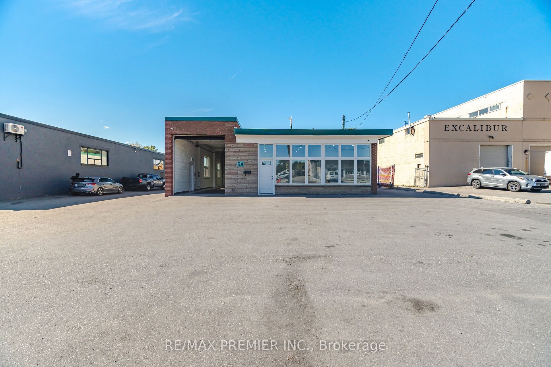 34 Rivalda Road E Property Photo 7