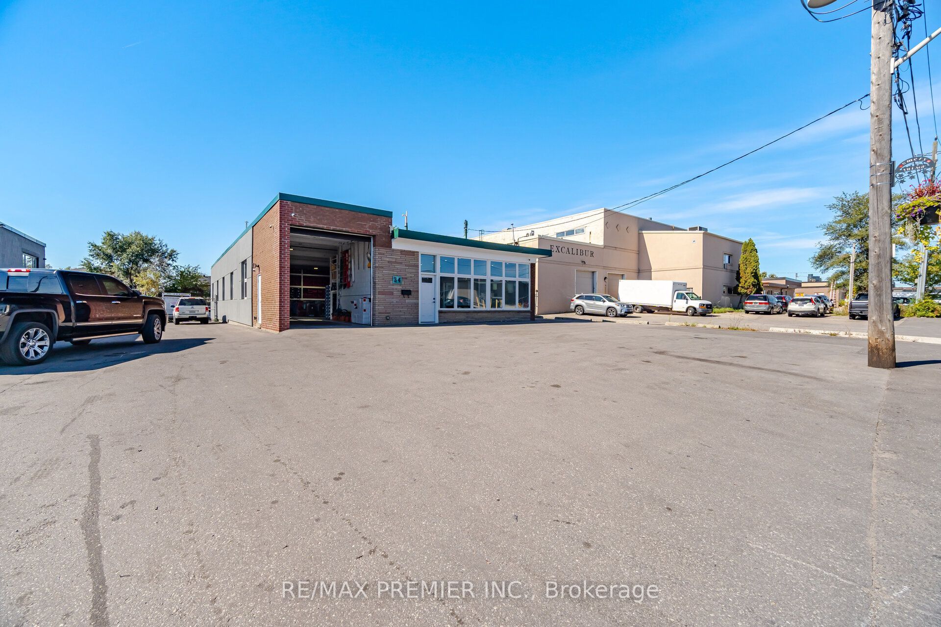 34 Rivalda Road E Property Photo 10