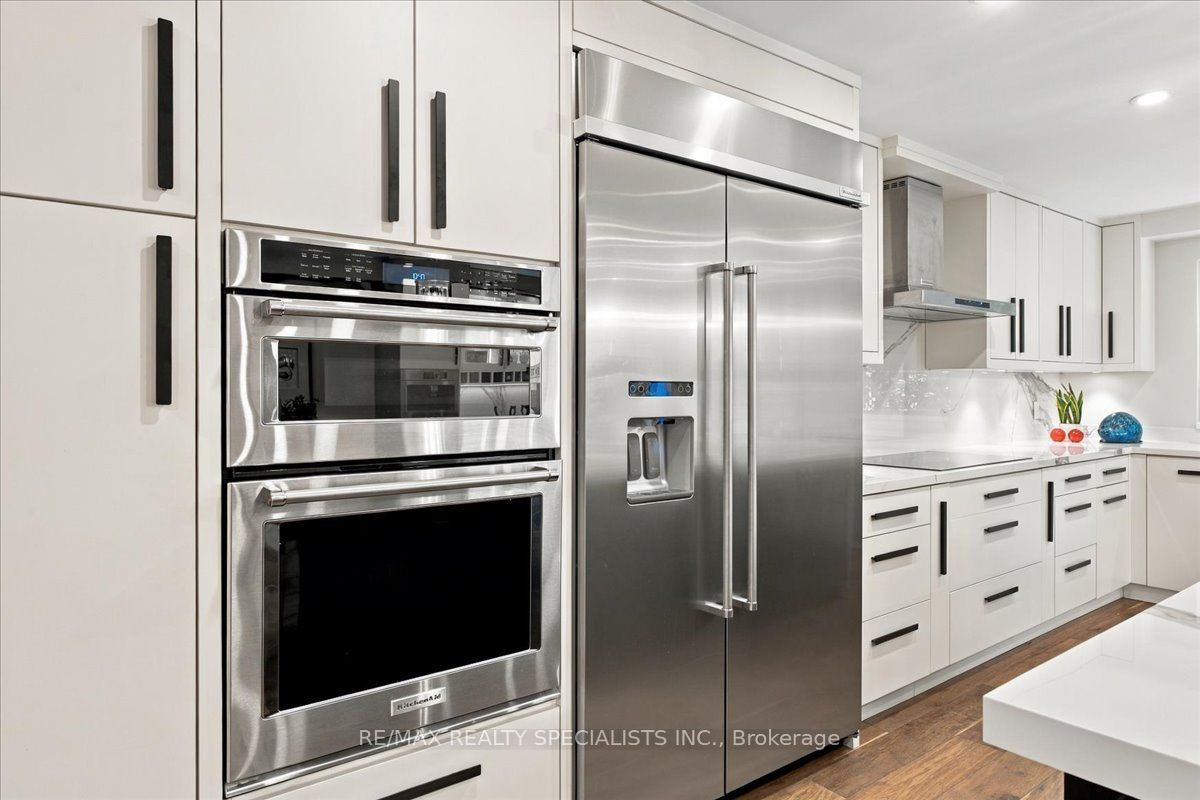 1131 Highgate Place Property Photo 11