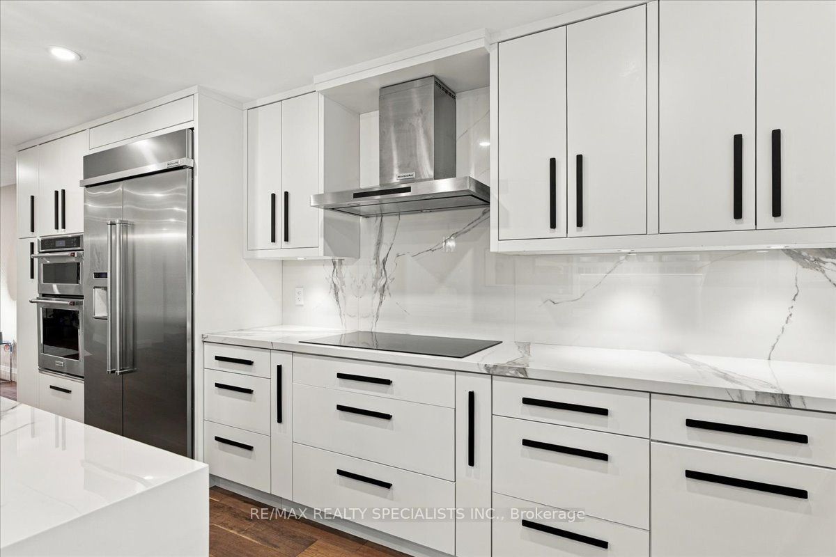 1131 Highgate Place Property Photo 14