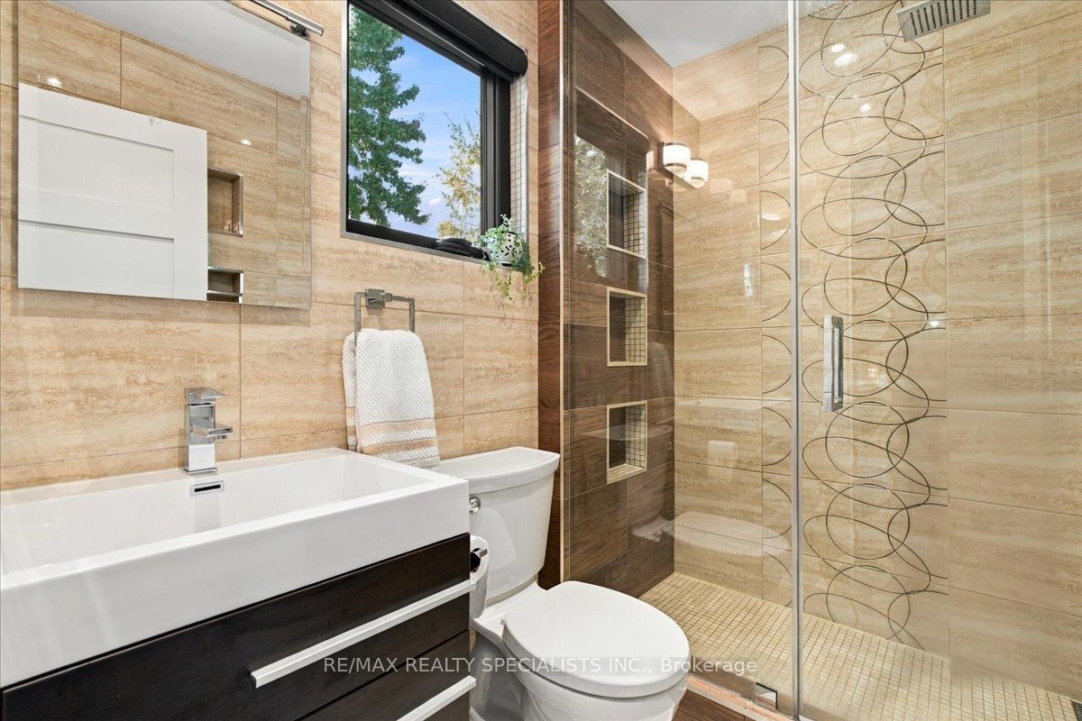 1131 Highgate Place Property Photo 24