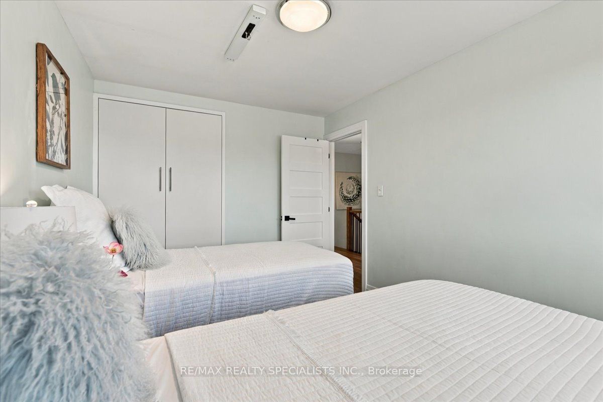1131 Highgate Place Property Photo 29