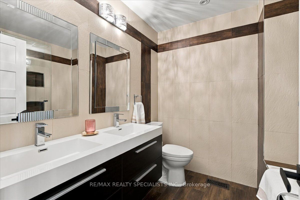 1131 Highgate Place Property Photo 32