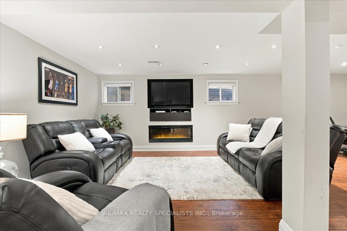 1131 Highgate Place Property Photo 33
