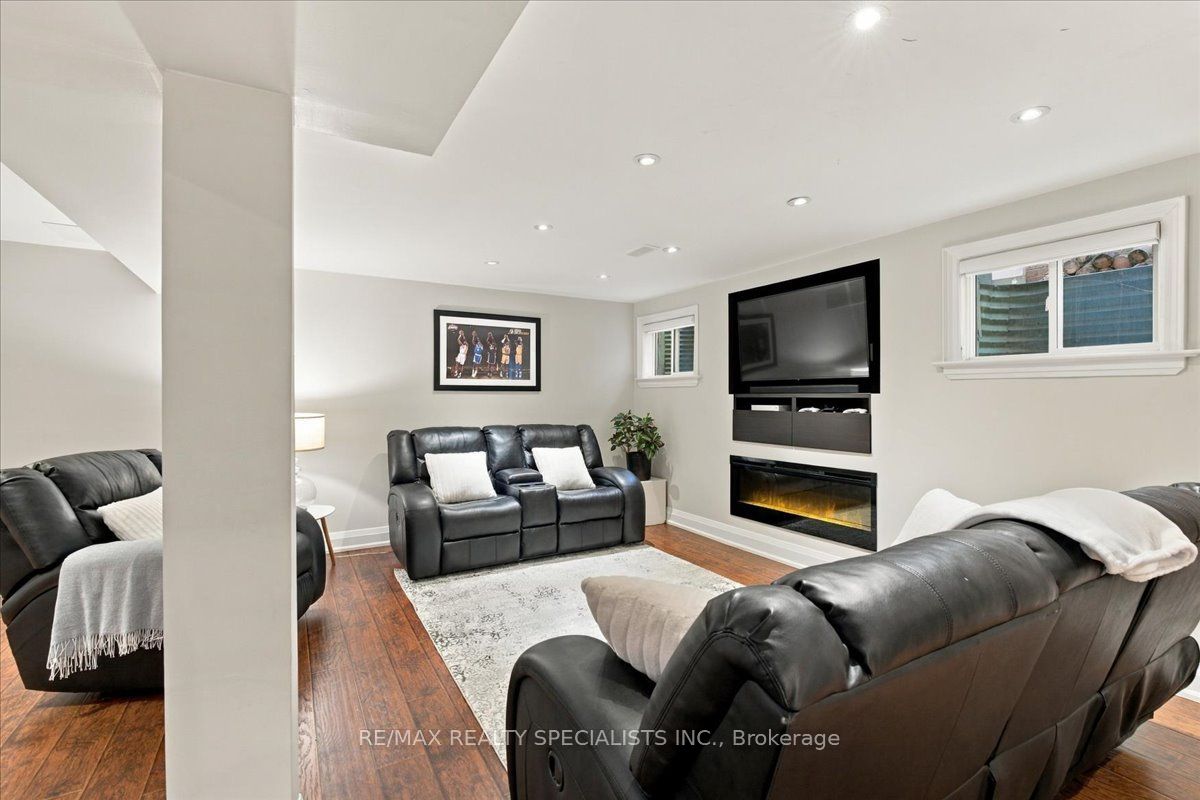 1131 Highgate Place Property Photo 34