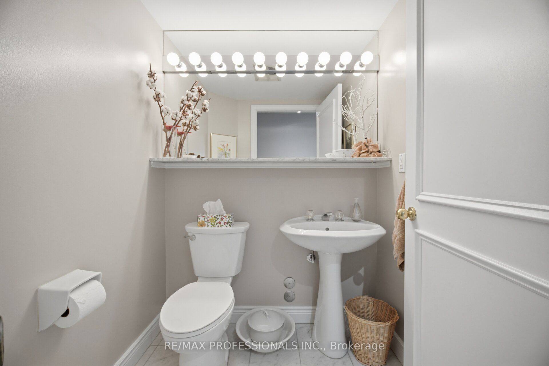 1 Palace Pier Court 4203 Property Photo 17