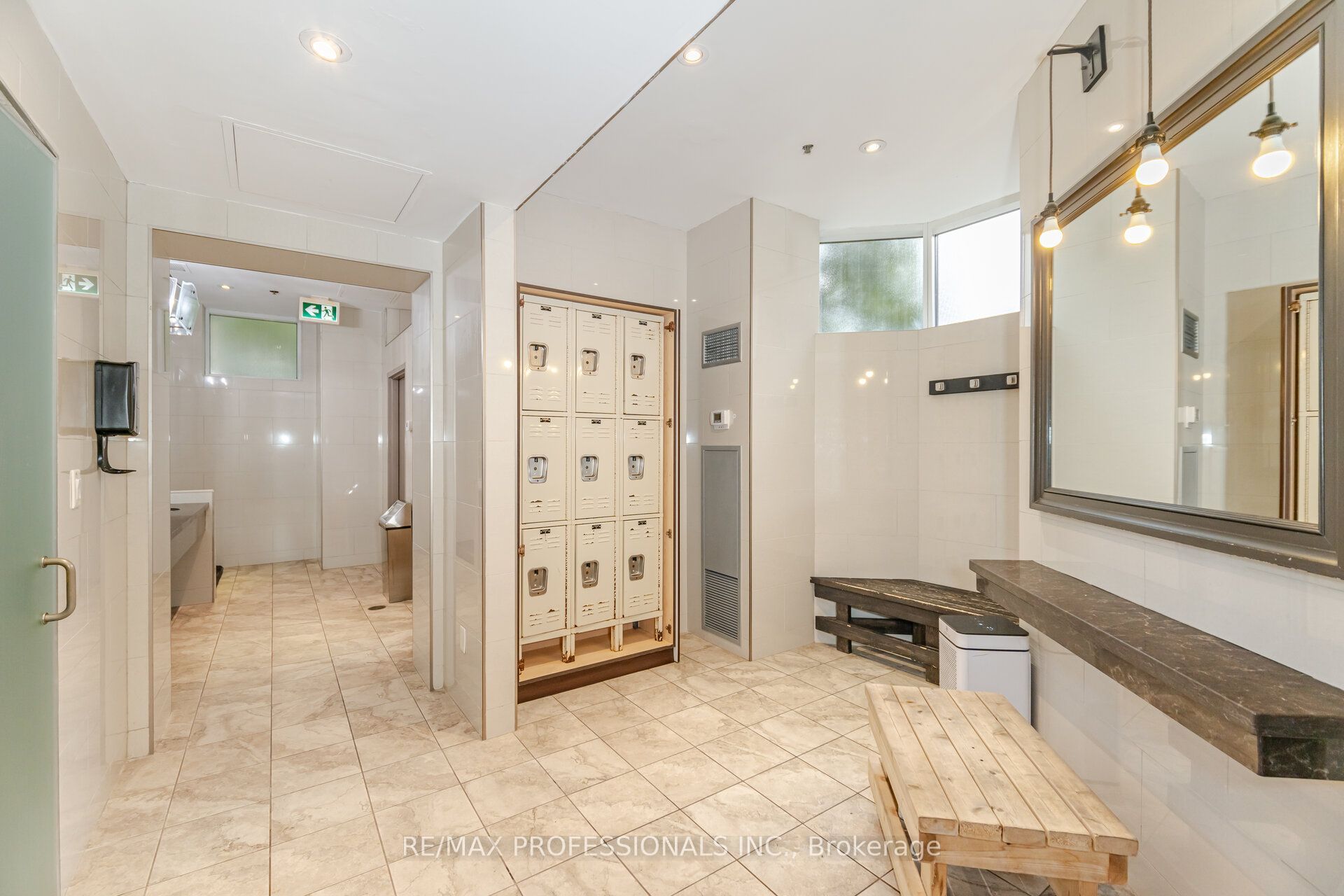 1 Palace Pier Court 4203 Property Photo 38