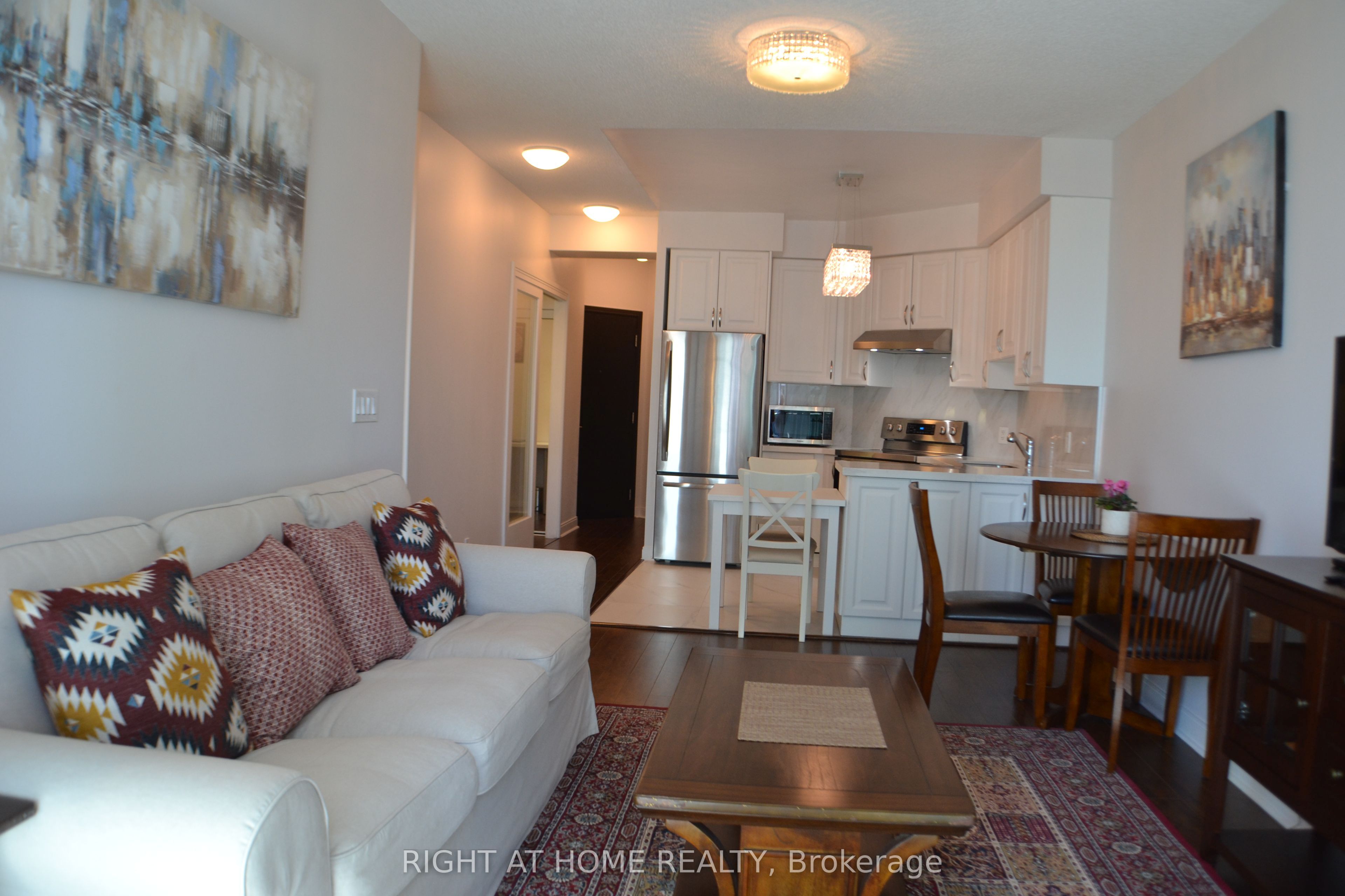 80 Absolute Avenue 1508 Property Photo 11