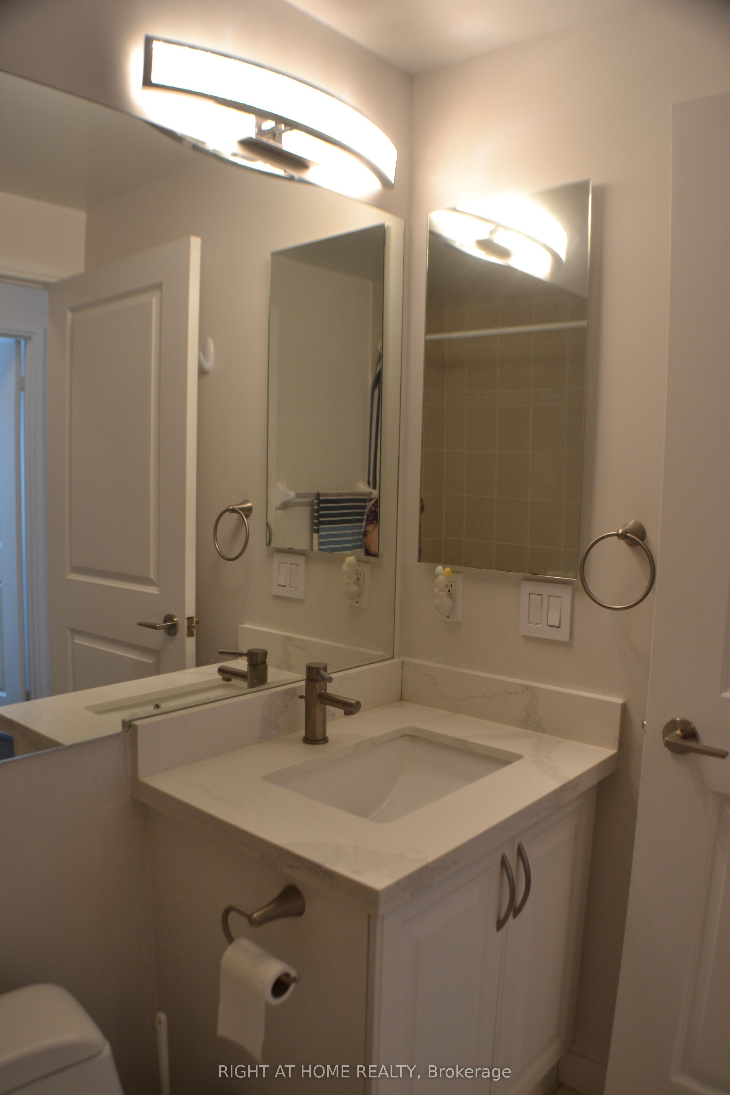80 Absolute Avenue 1508 Property Photo 29
