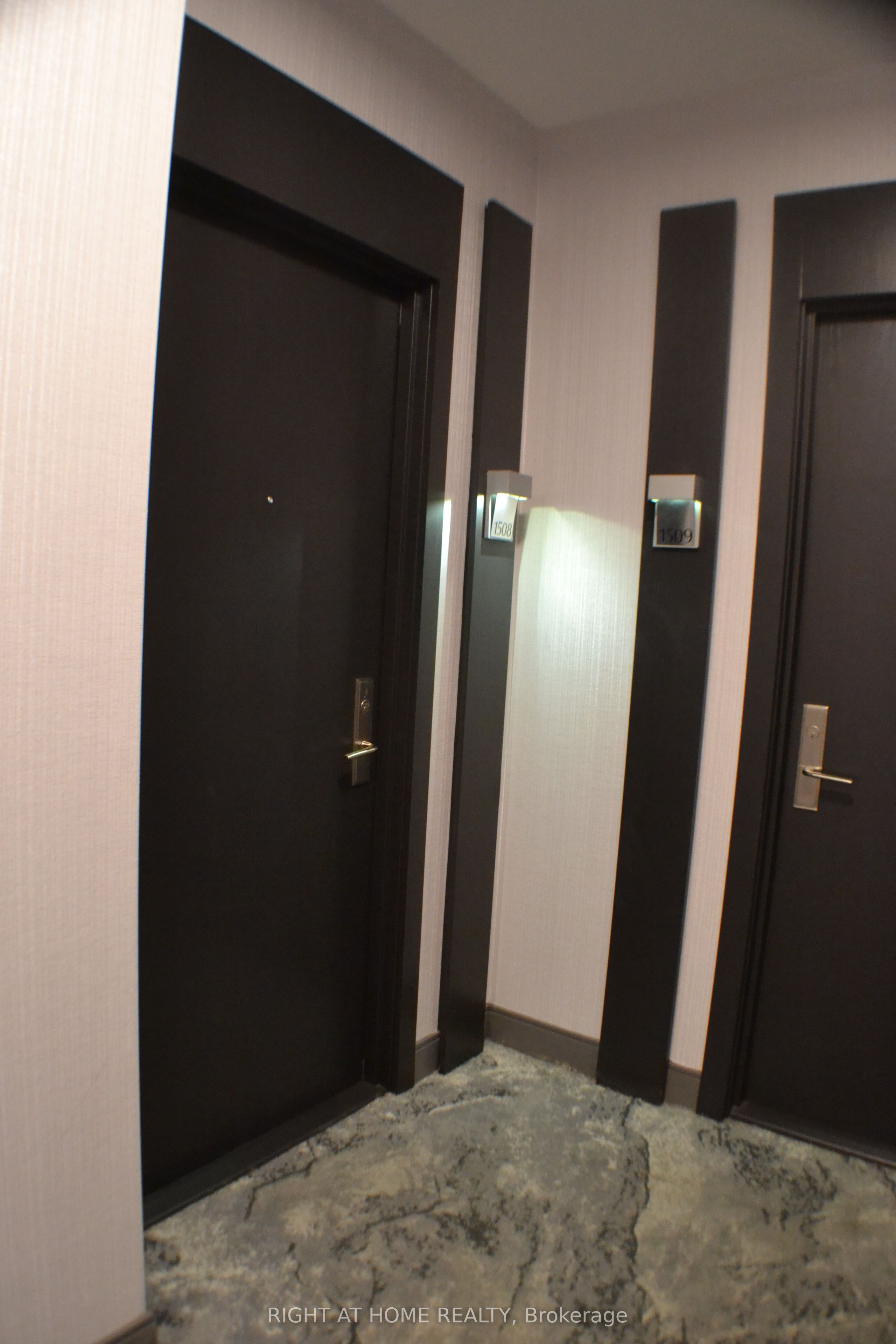 80 Absolute Avenue 1508 Property Photo 36