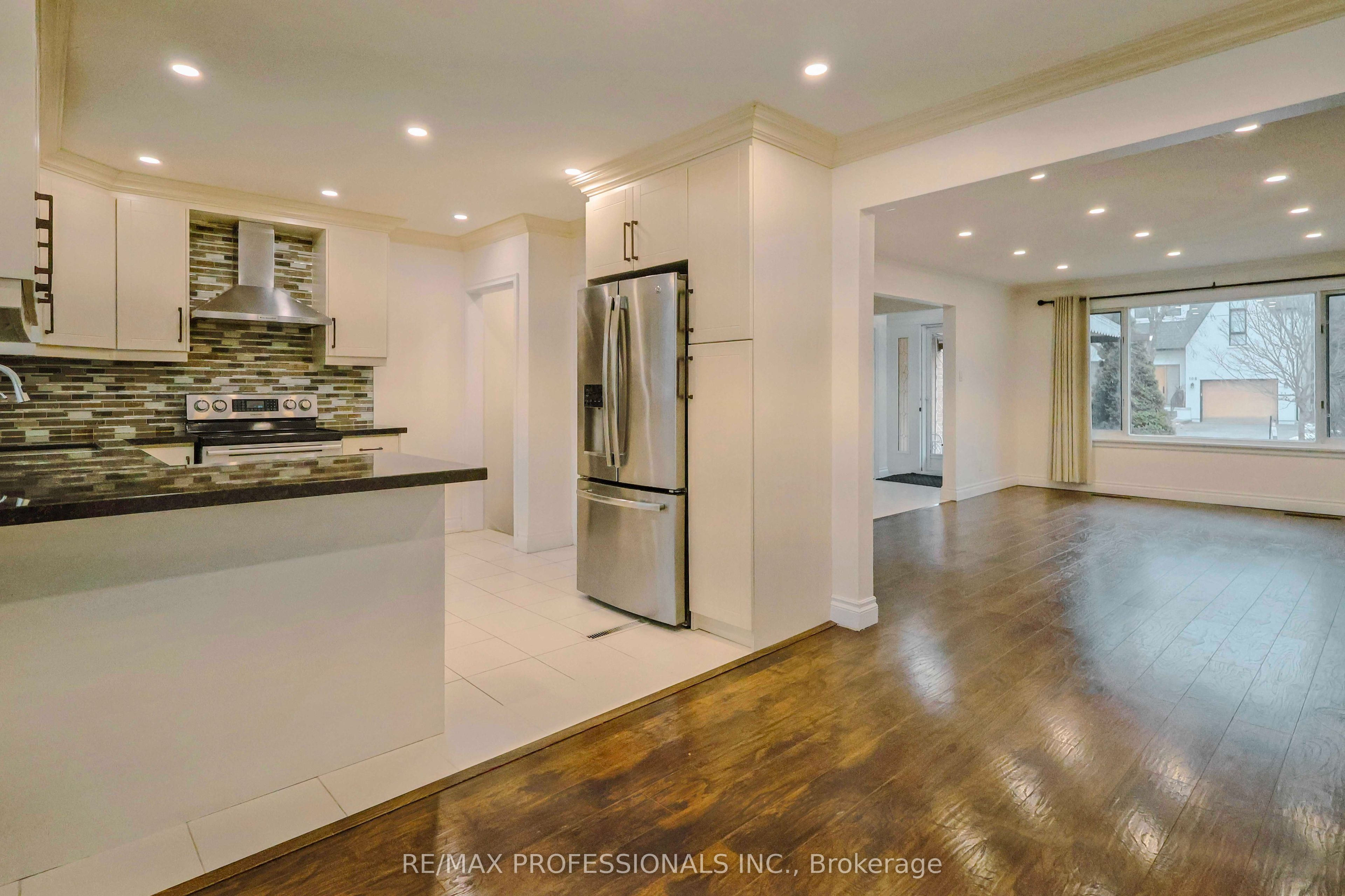 109 Botfield Avenue Property Photo 2