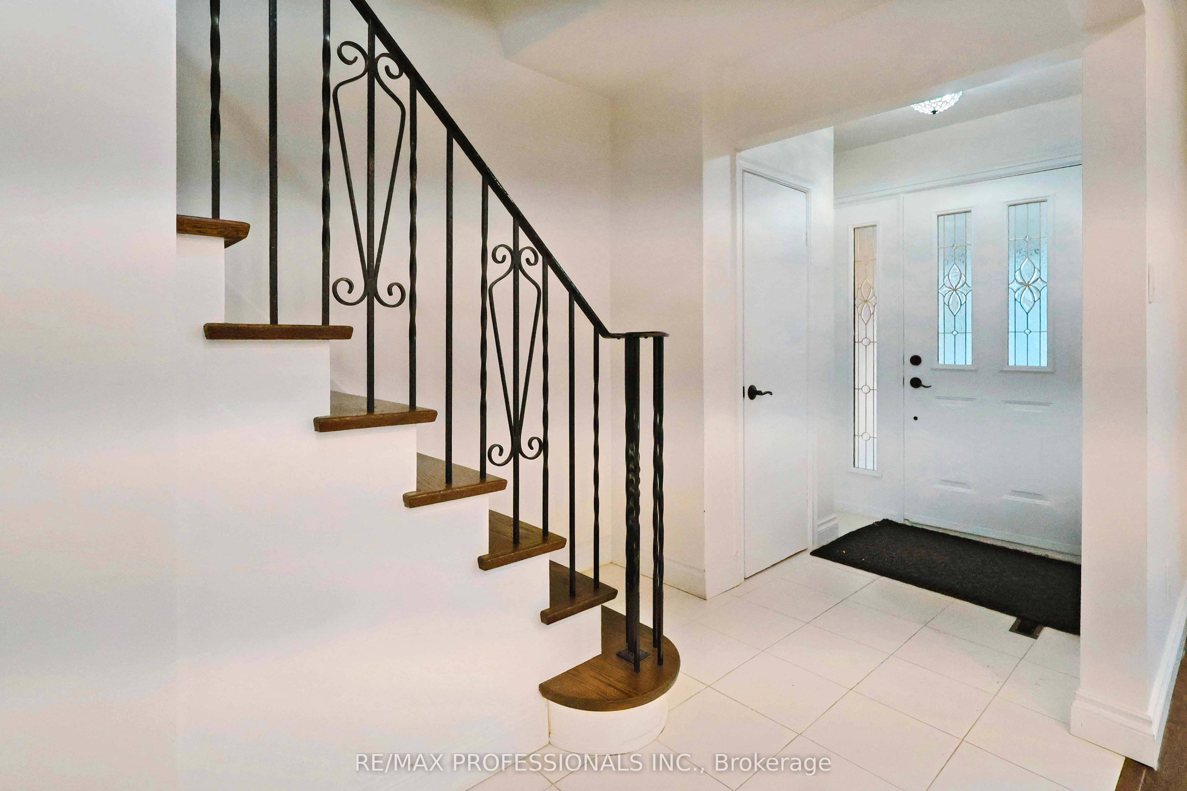 109 Botfield Avenue Property Photo 3