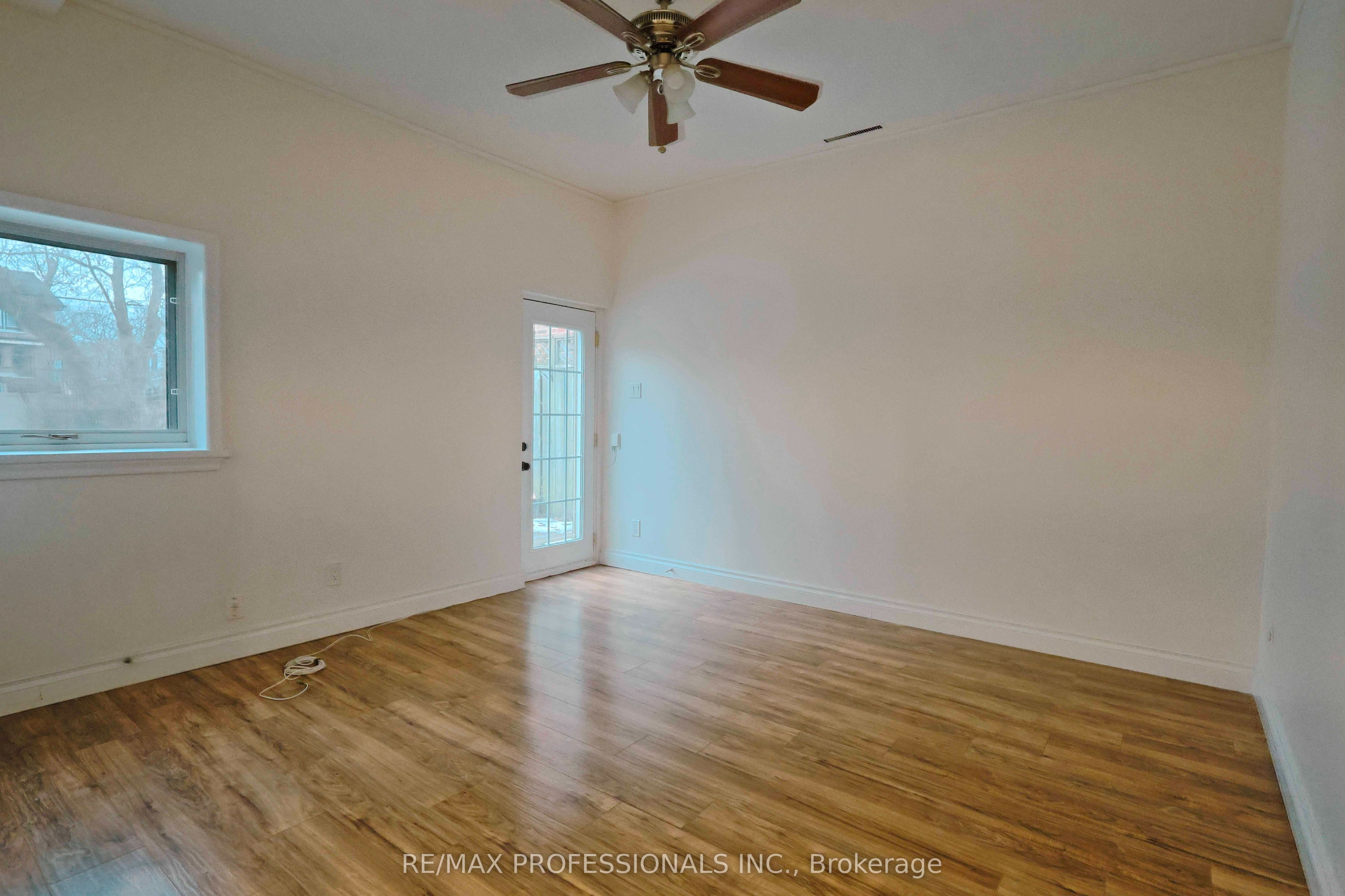 109 Botfield Avenue Property Photo 7