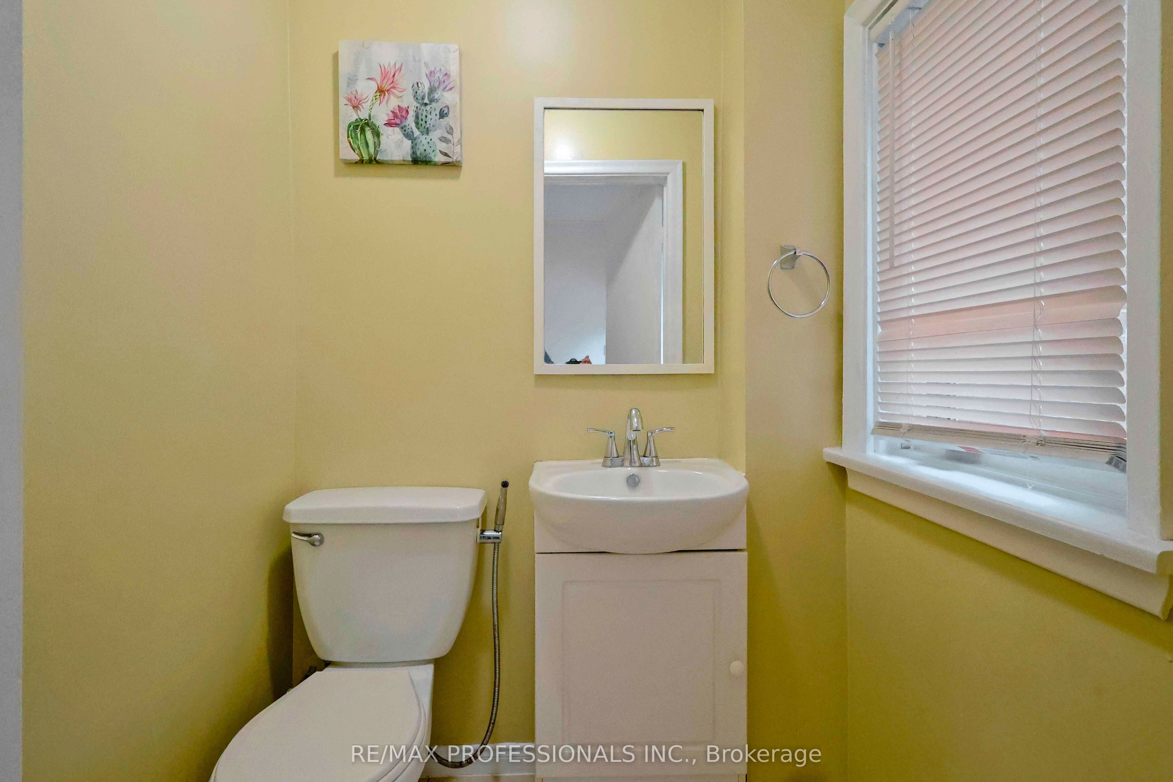 109 Botfield Avenue Property Photo 8