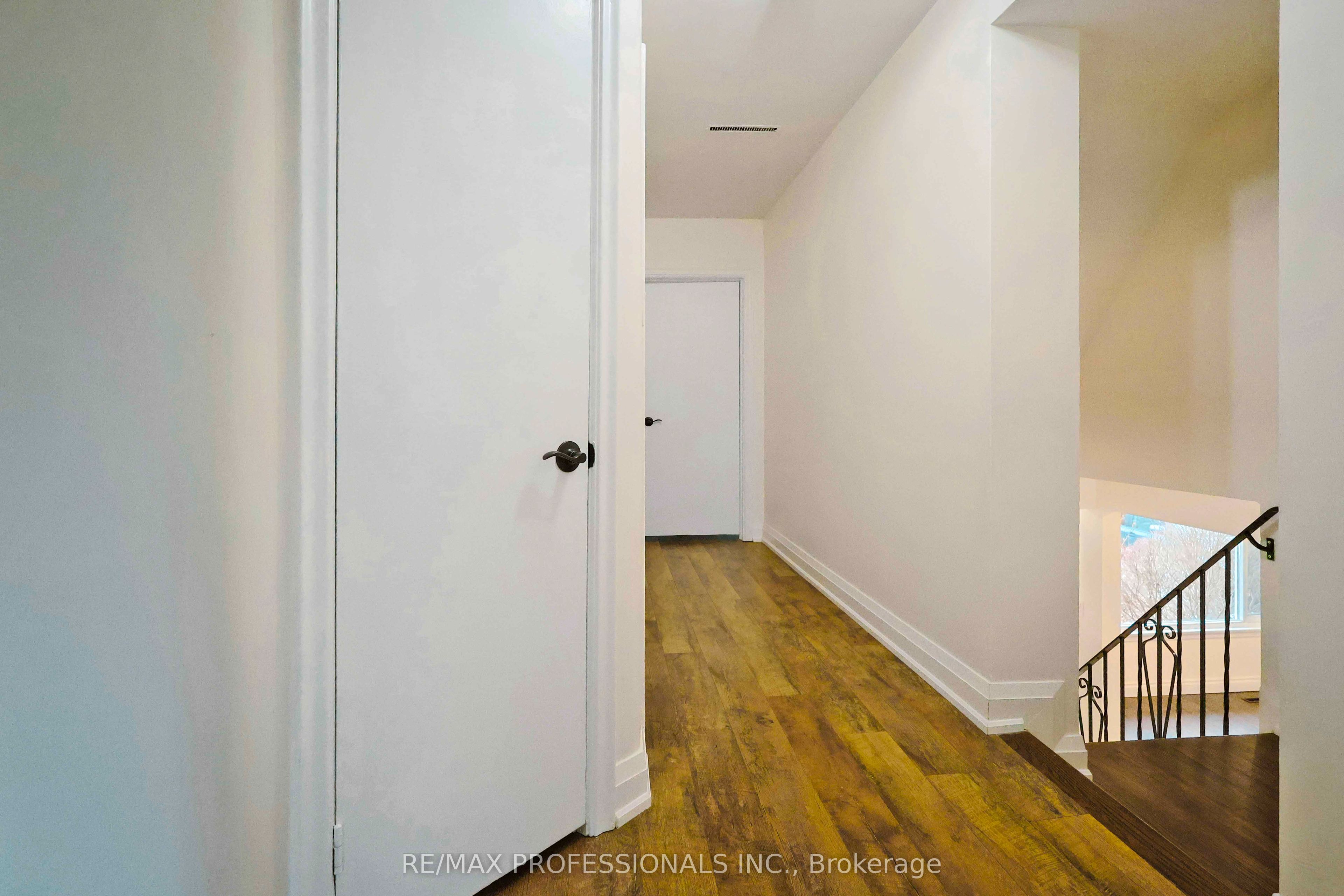 109 Botfield Avenue Property Photo 9