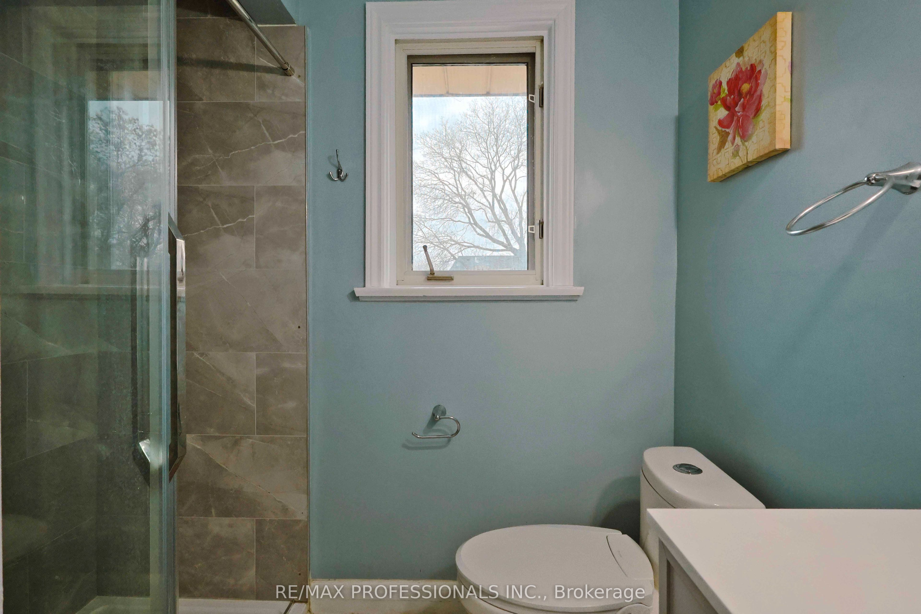 109 Botfield Avenue Property Photo 10