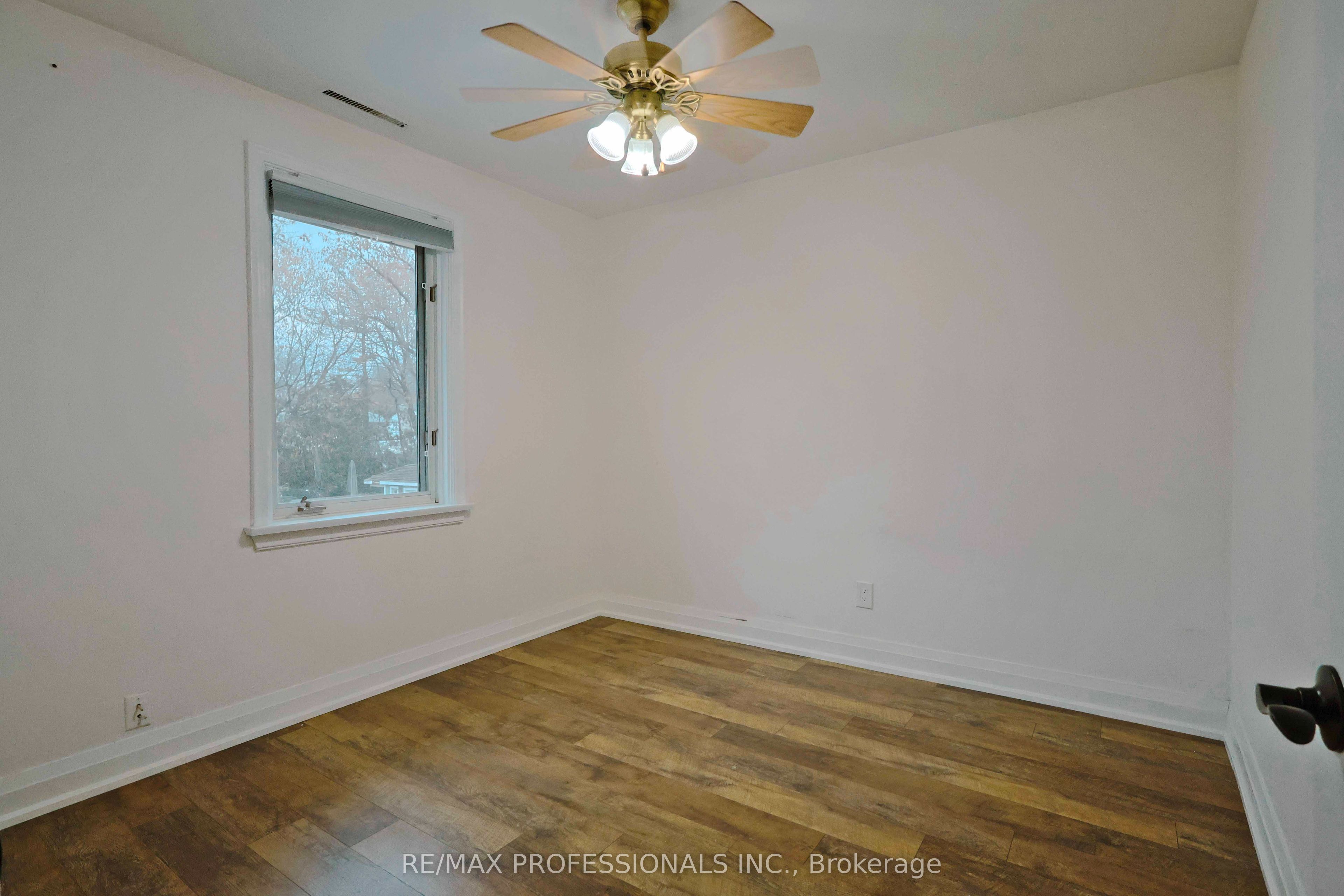 109 Botfield Avenue Property Photo 13