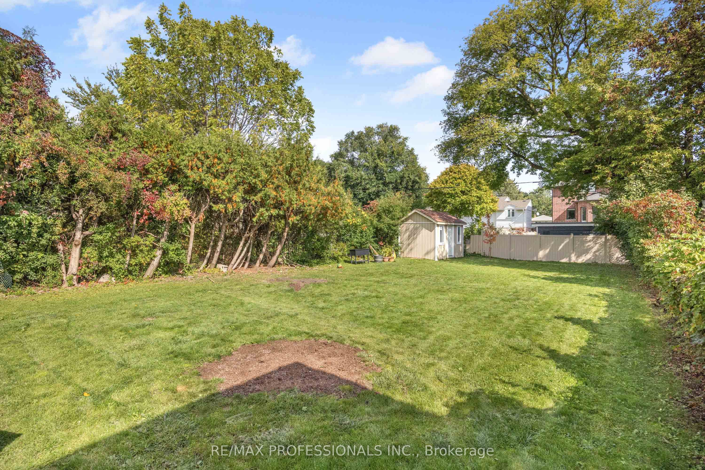 109 Botfield Avenue Property Photo 17