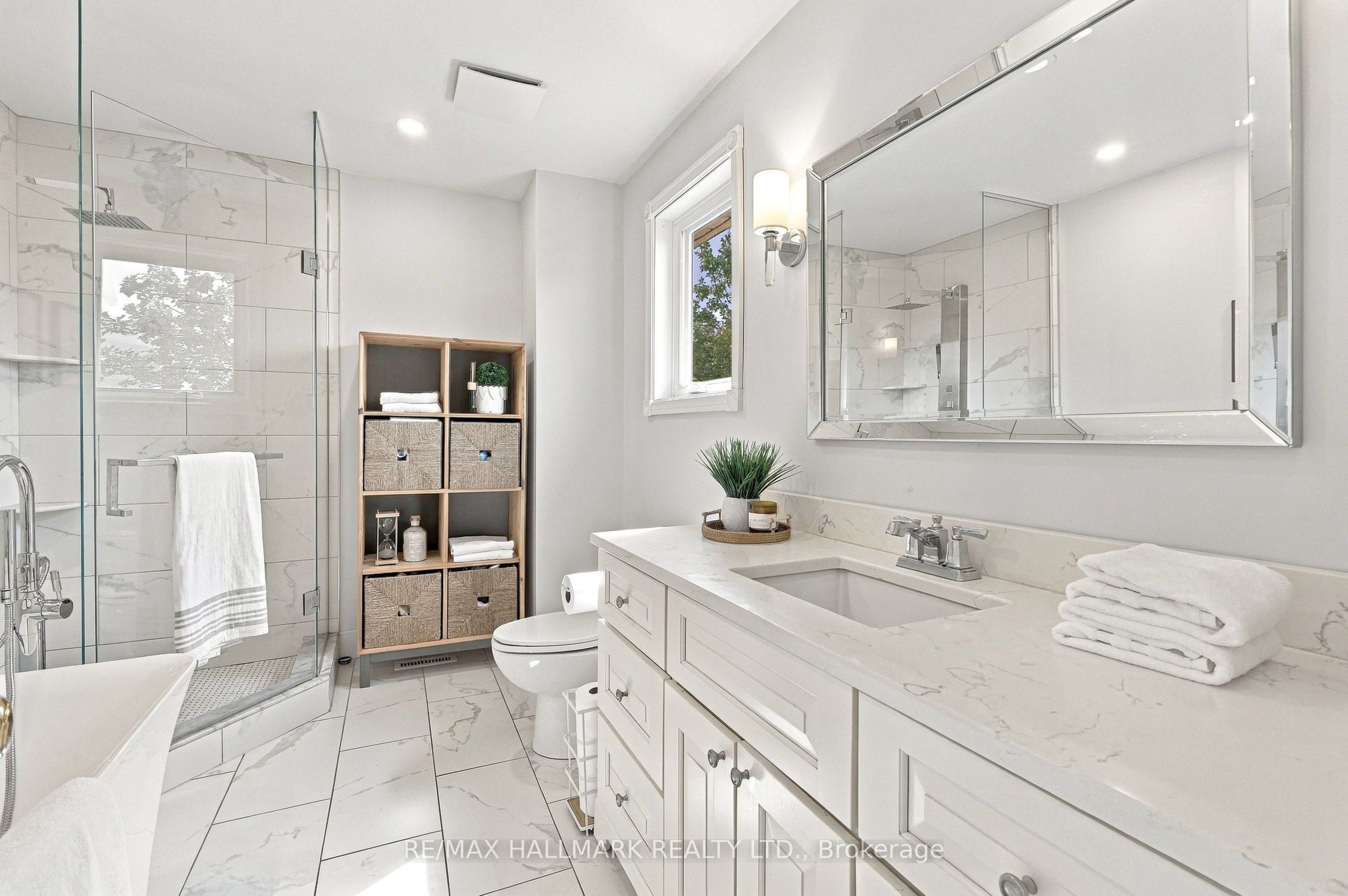 1246 Winterbourne Drive Property Photo 16